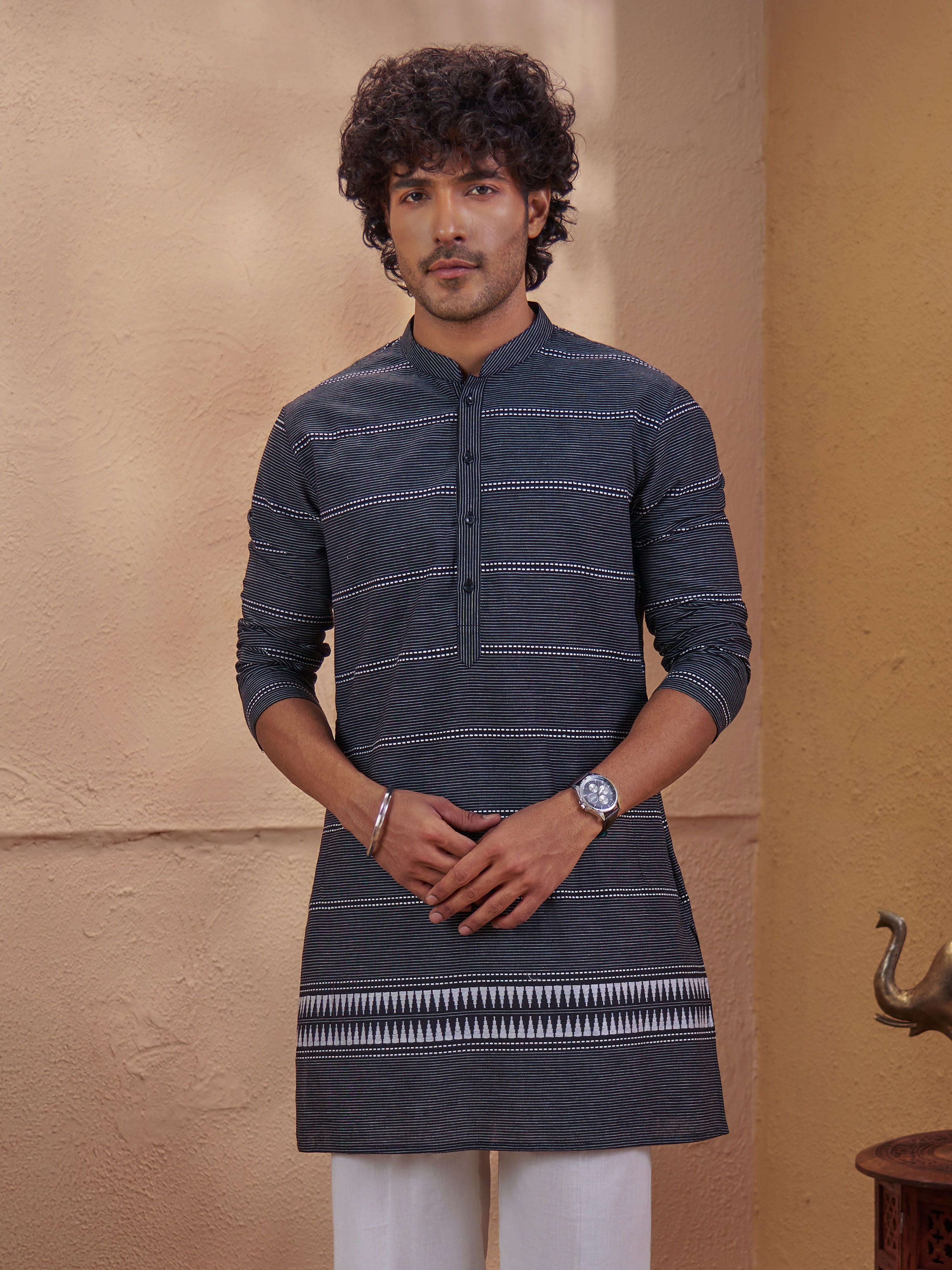Men's Black Cotton Embroidered Thigh Length Mid-Length Kurta