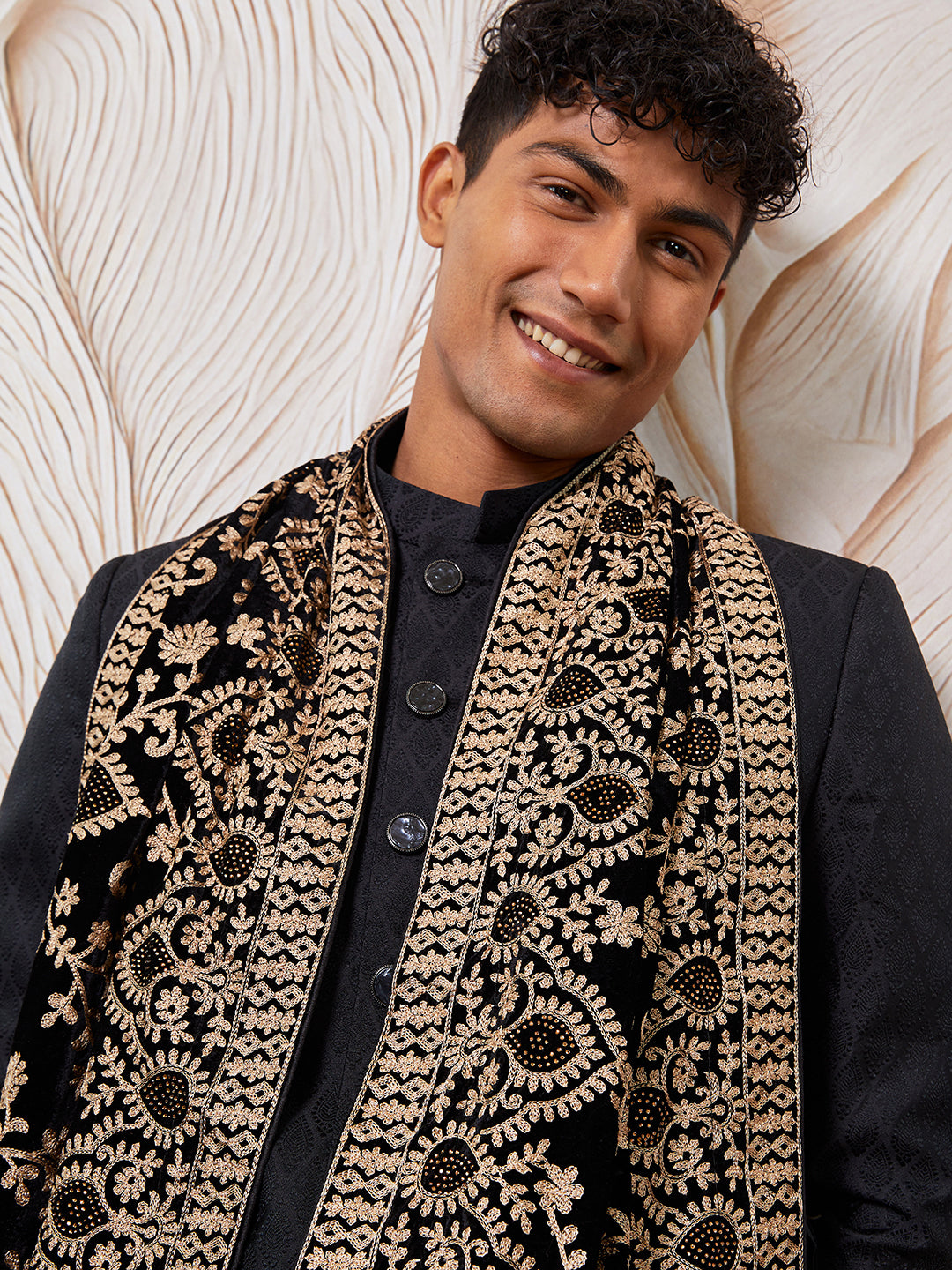 Men's Black Silk Blend Sherwani Pant And Dupatta Set