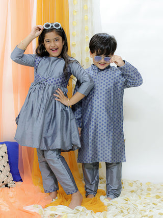 VASTRAMAY Grey Silk Blend Ethnic Print Kurta Pyjama Sibling Set