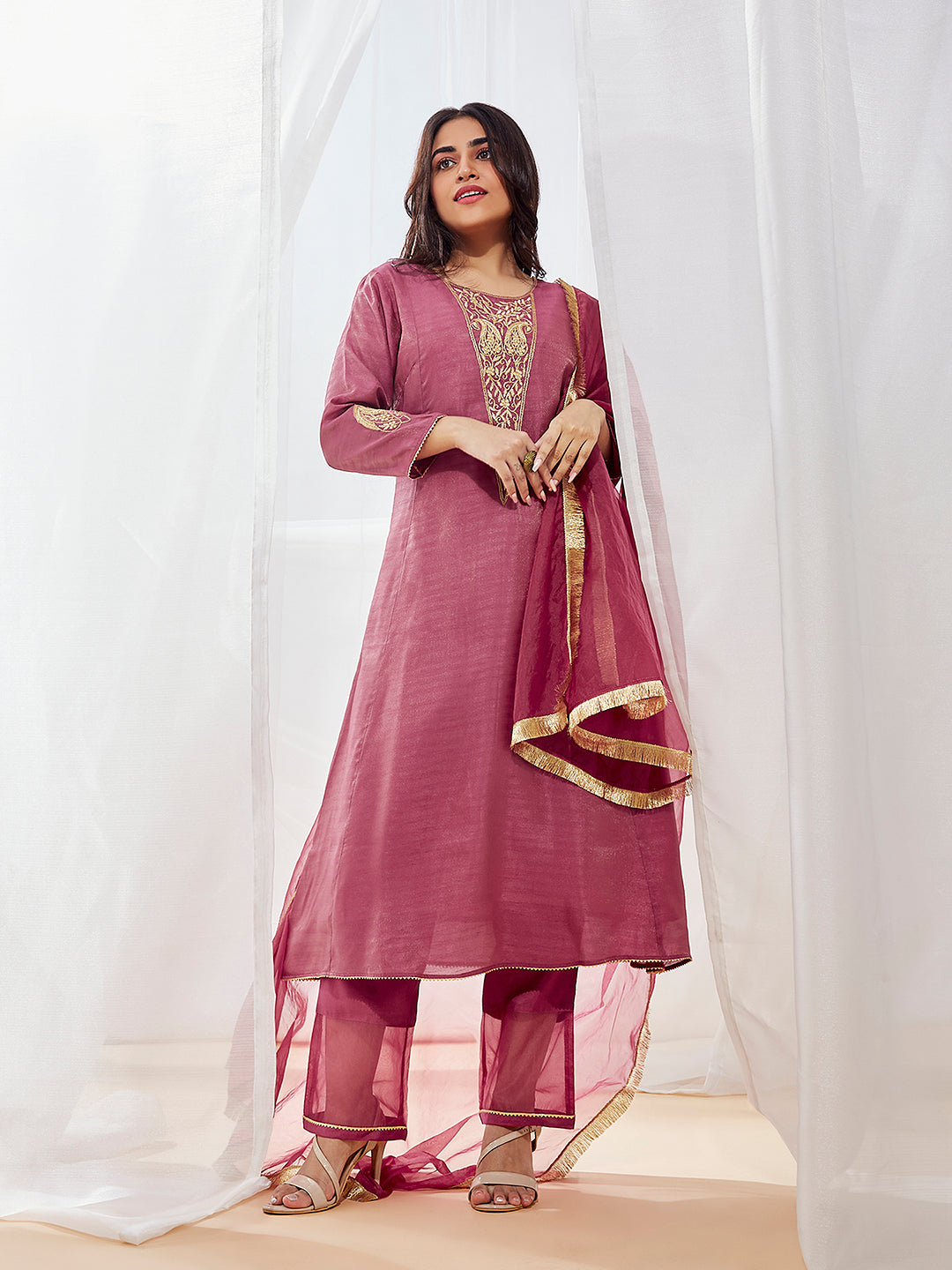 Women's Onion Kurta Set With Dupatta