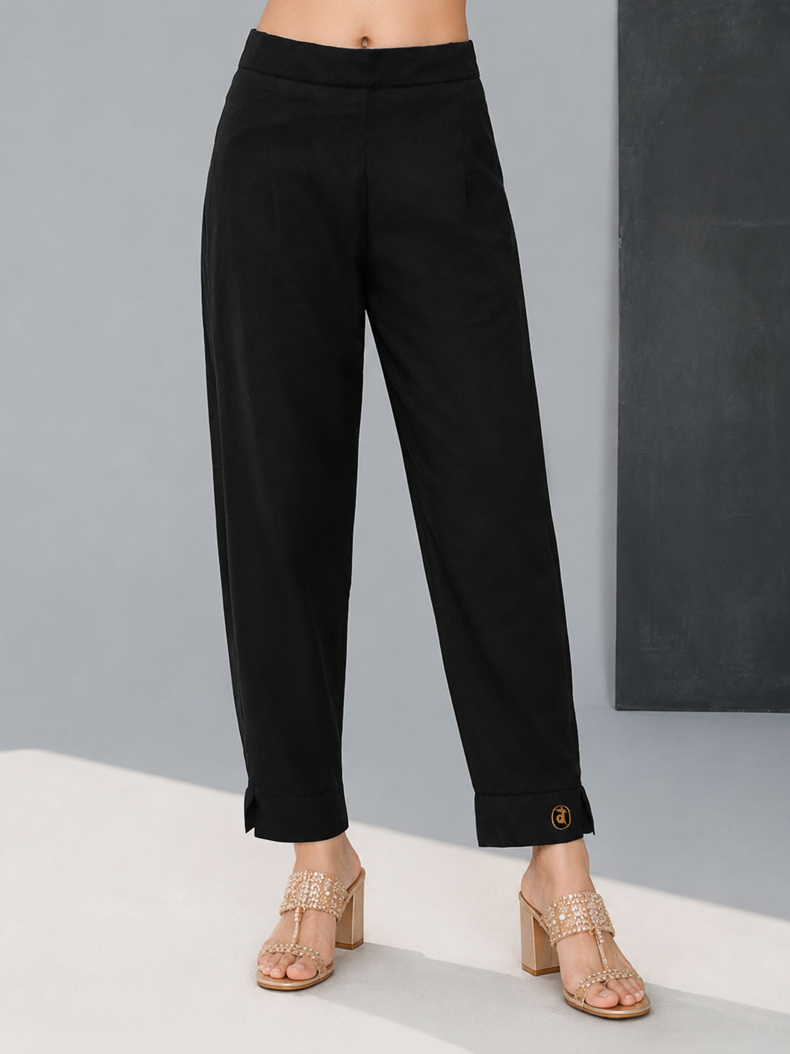Women Black Cotton Solid Straight Pant - Ankle Length