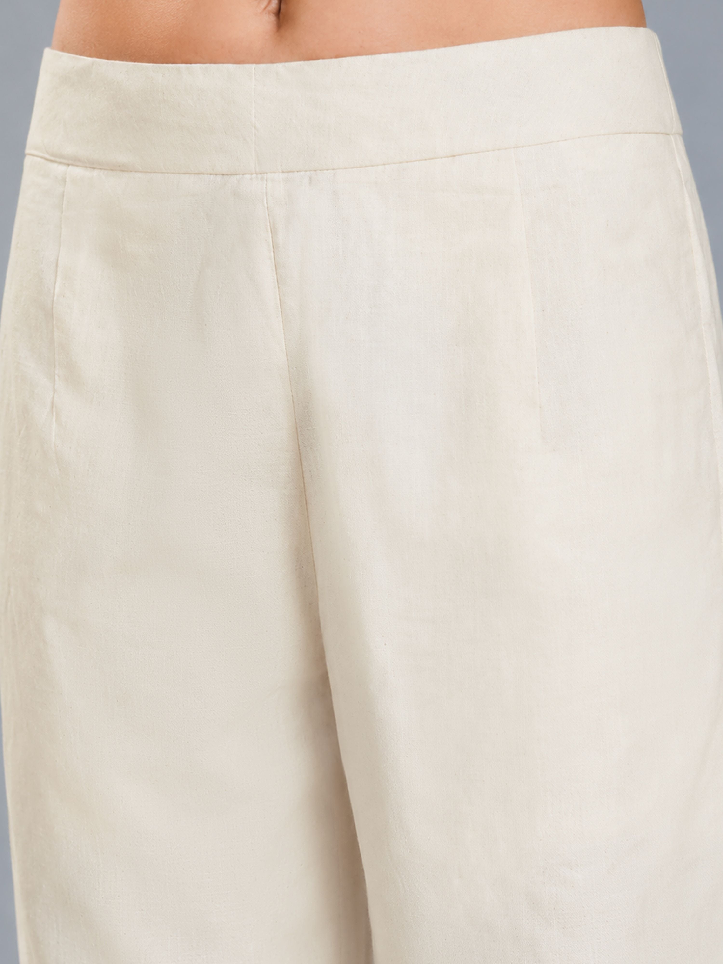 Women's Off-White Cotton Solid Ciggerete Pant