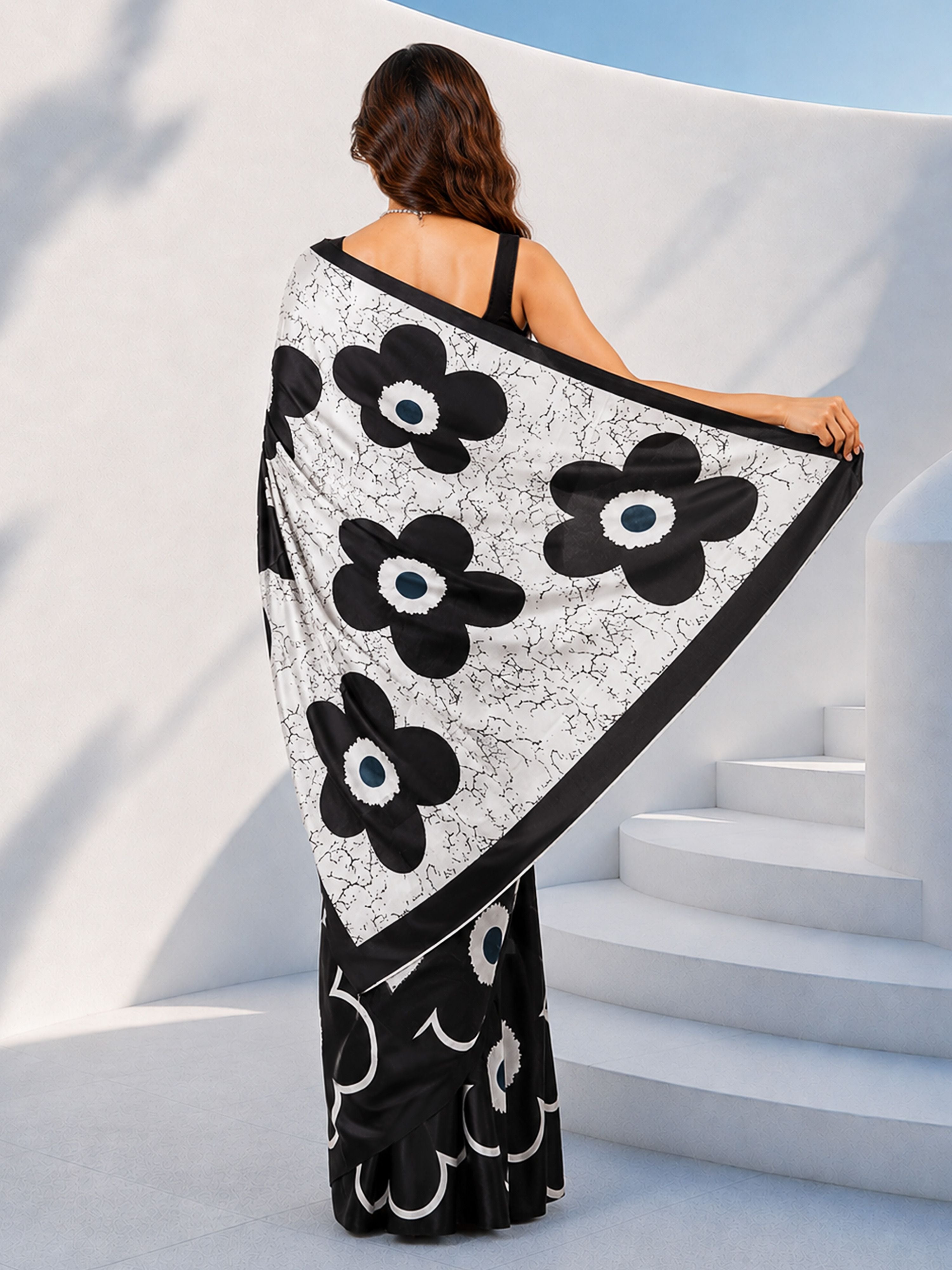 Women's White Silk-Blend Floral Print Saree With Unstitched Blouse Piece