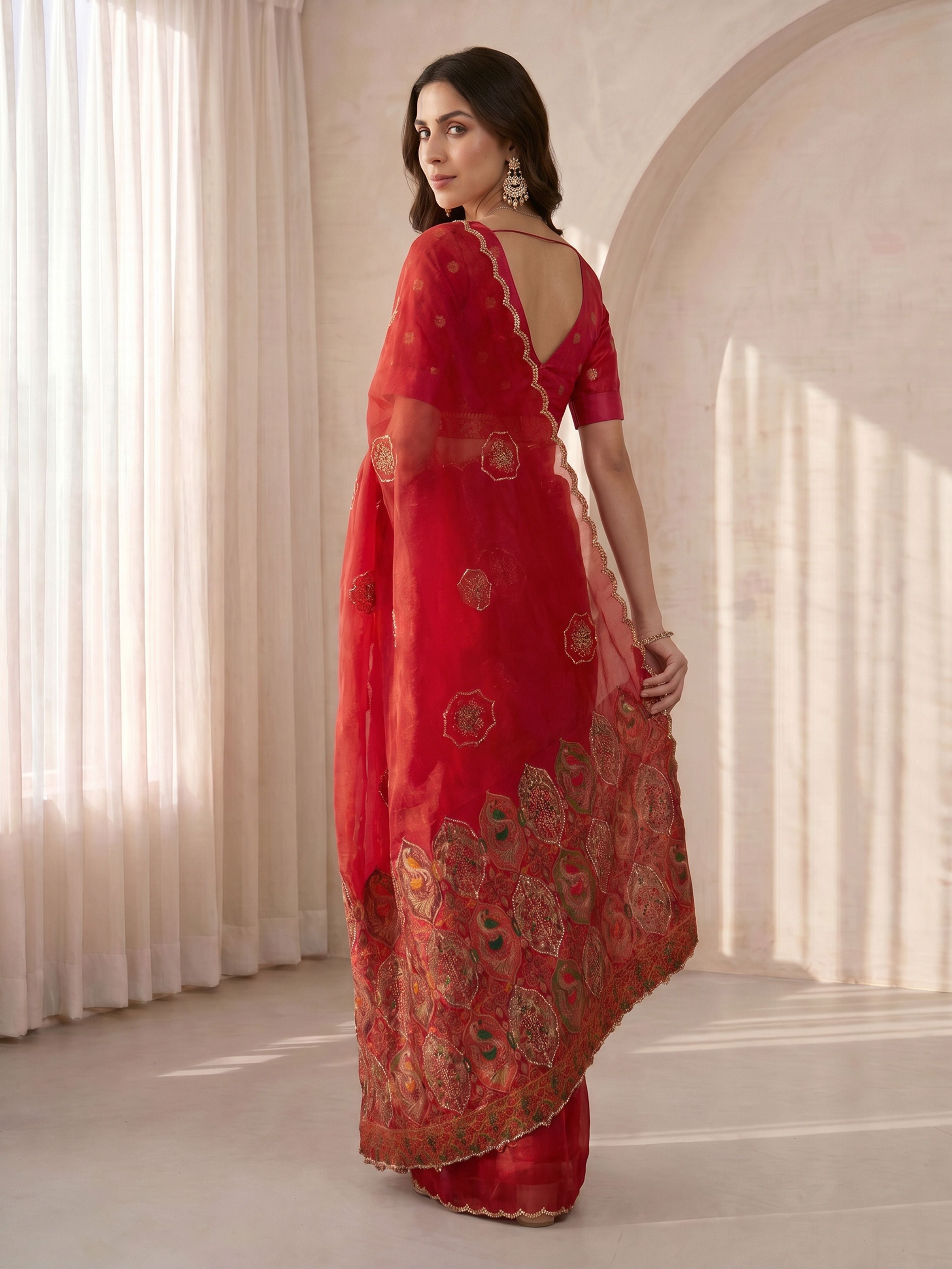 Women's Red Jacquard Ethnic Motifs Saree With Unstitched Blouse Piece