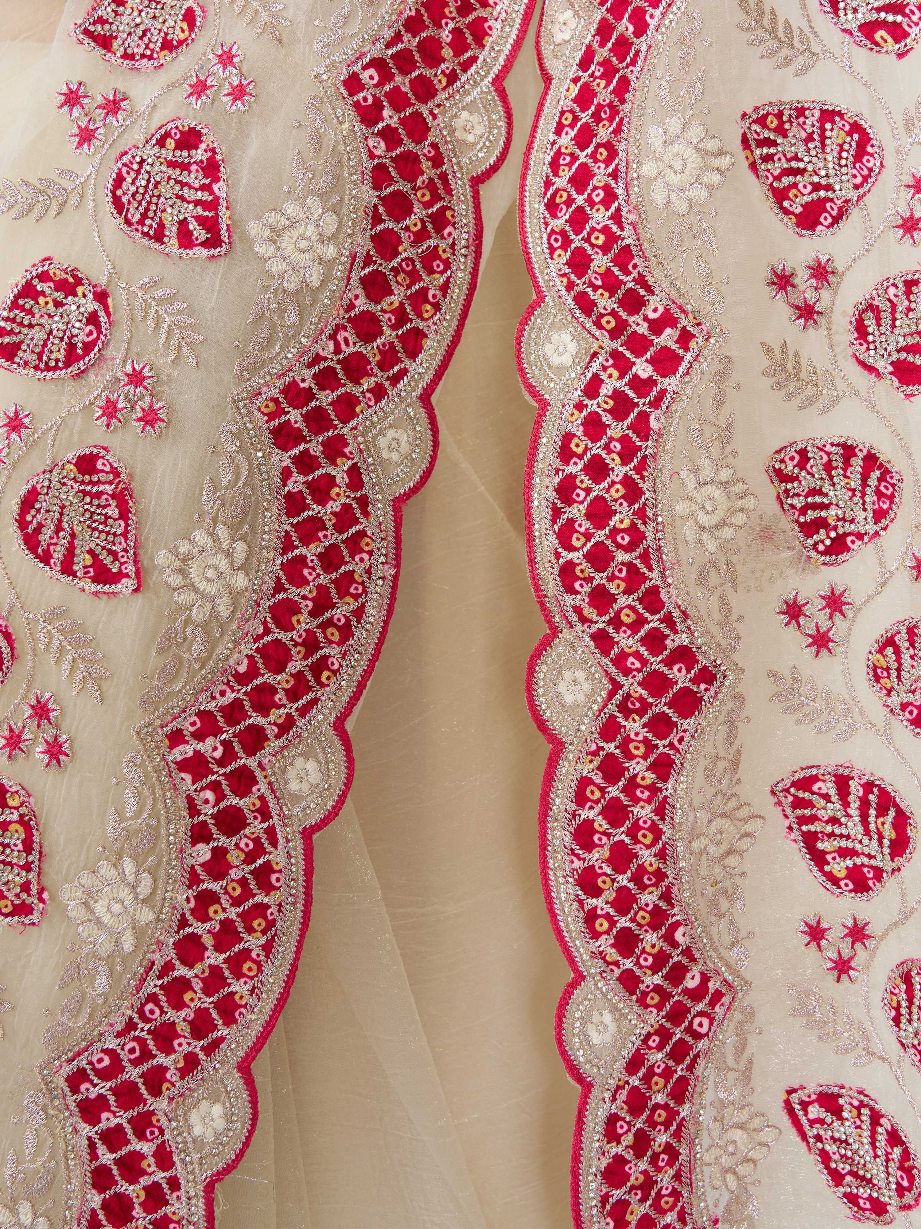Women's White Organza Embroidered Saree With Unstitched Blouse Piece
