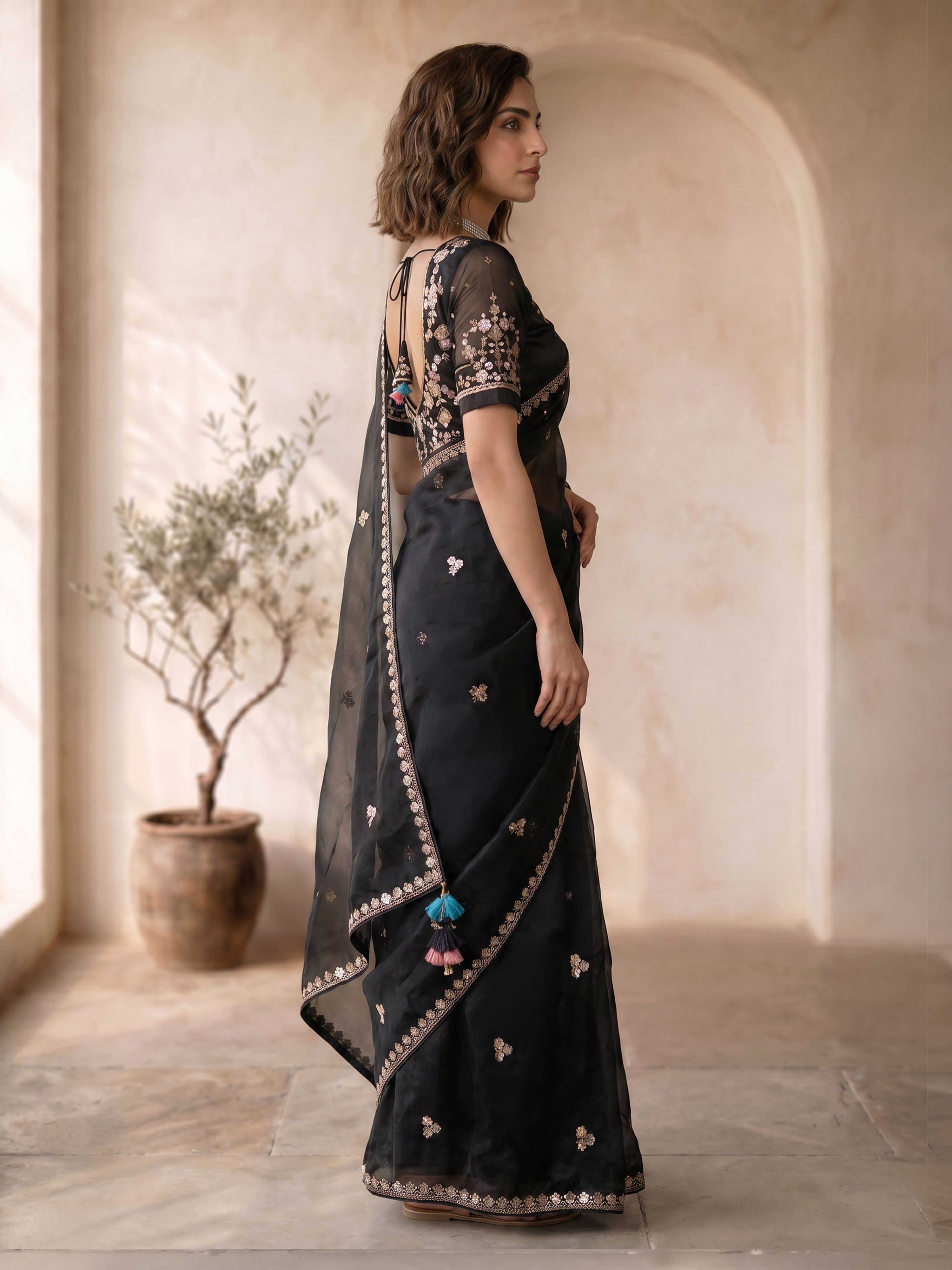 Women's Black Organza Ethnic Motifs Saree With Unstitched Blouse Piece