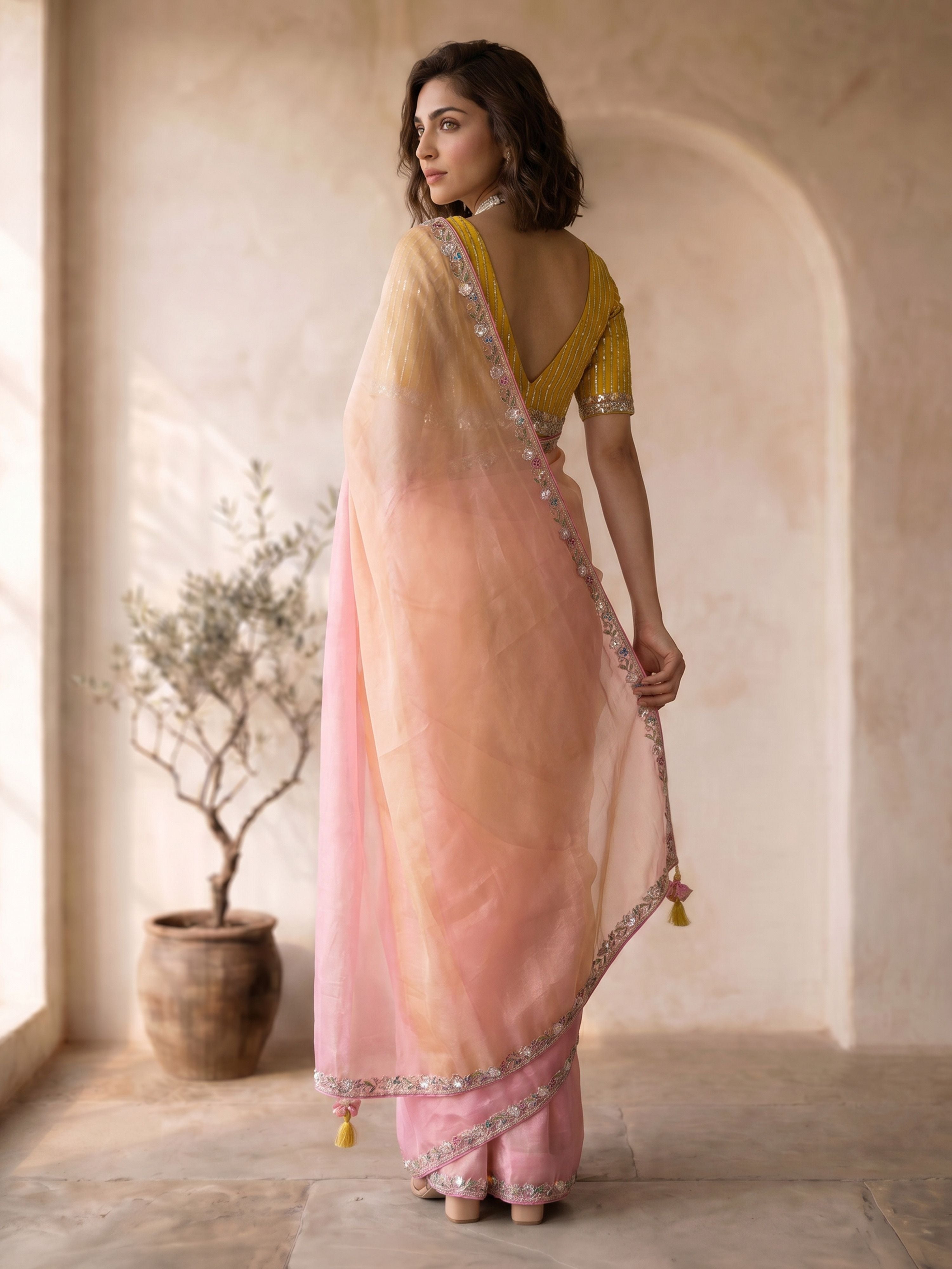 Women's Pink Organza Ethnic Motifs Saree With Unstitched Blouse Piece