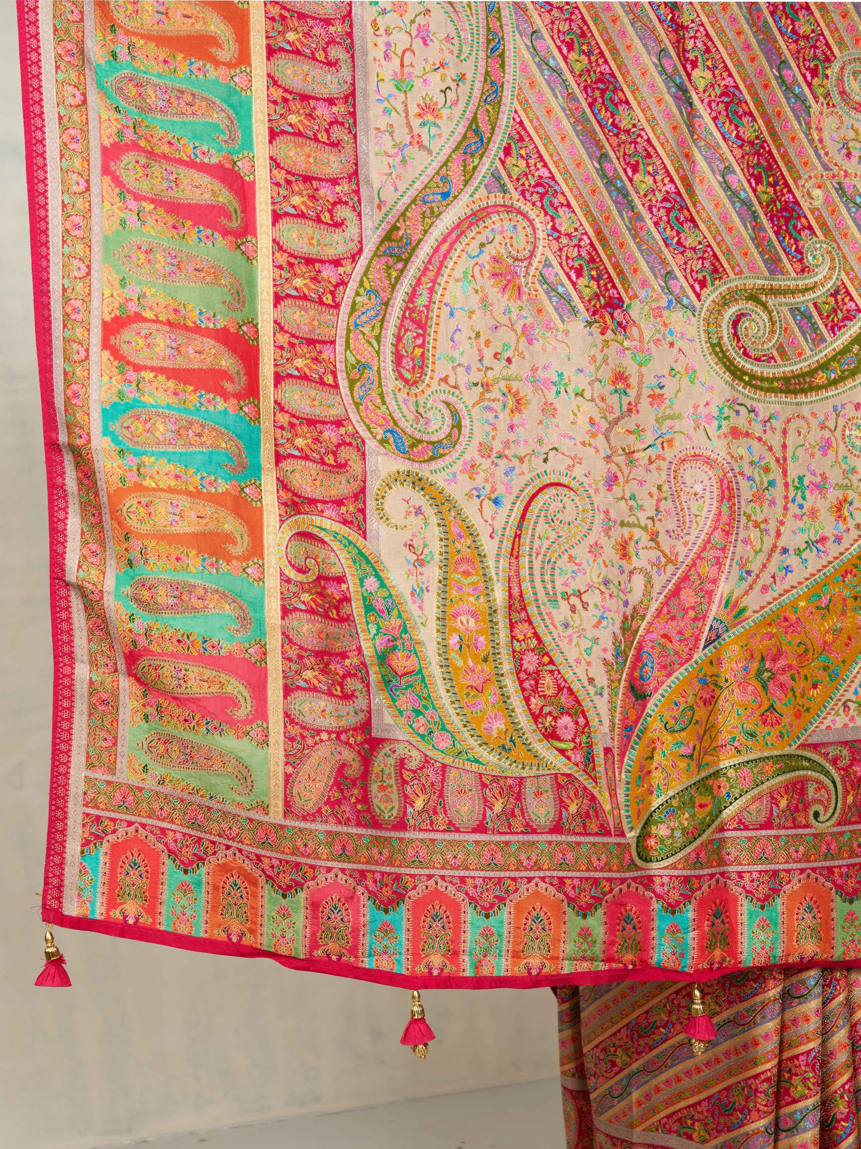 Women's Multicolor Synthetic Ethnic Motifs Saree With Unstitched Blouse Piece