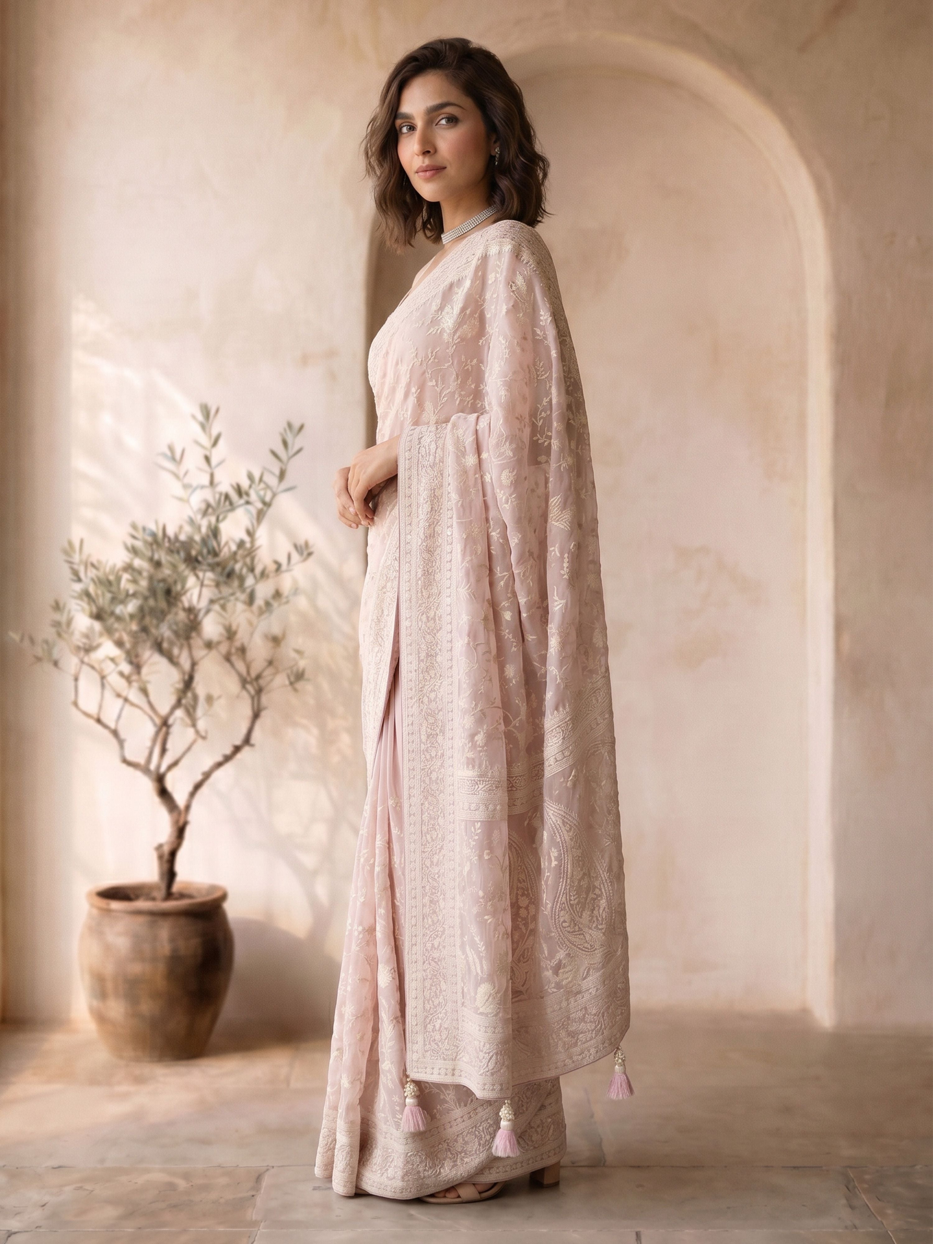 Women's Pink Georgette Embroidered Saree With Unstitched Blouse Piece