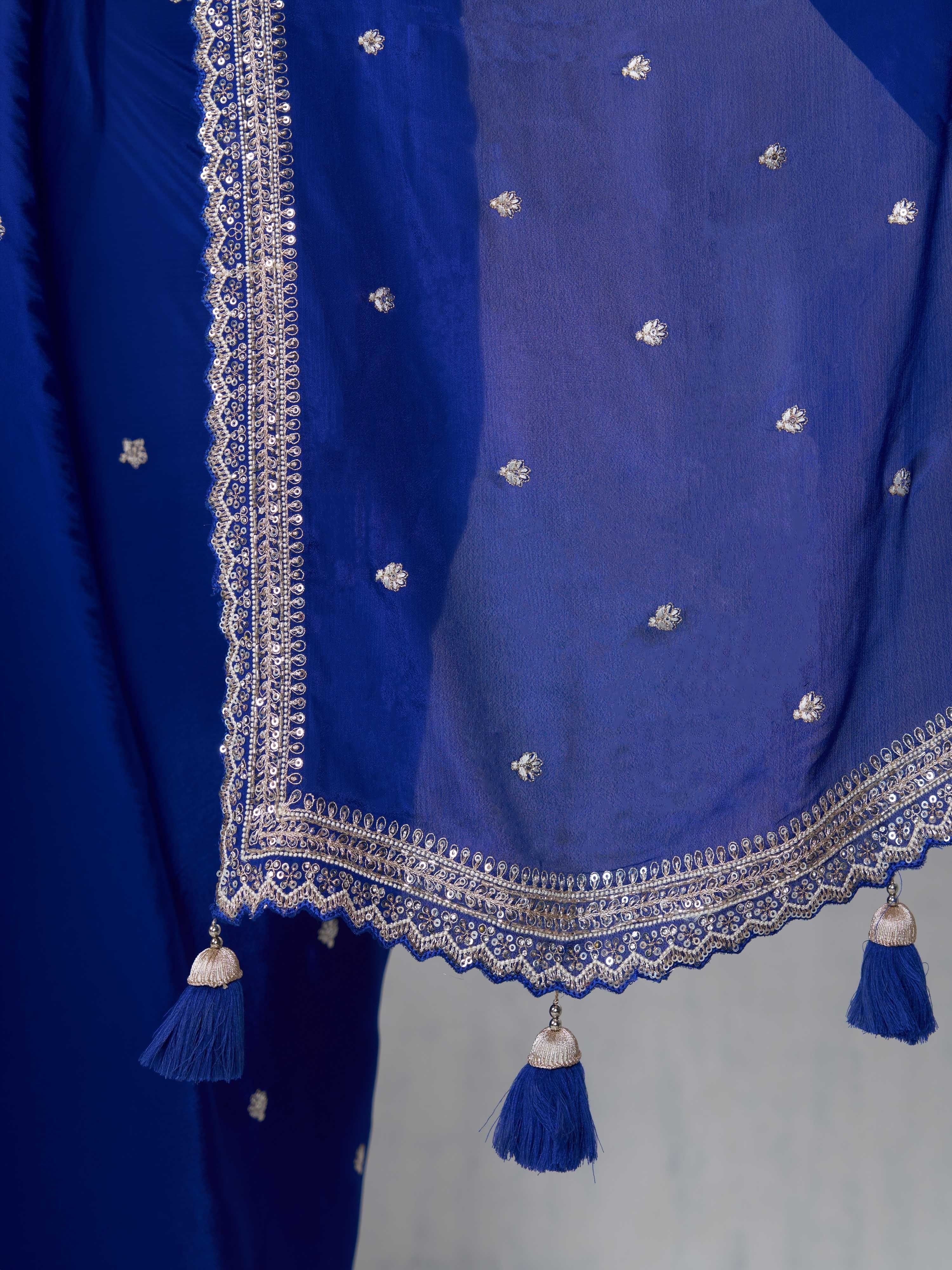 Women's Blue Synthetic Ethnic Motifs Saree With Ready Blouse