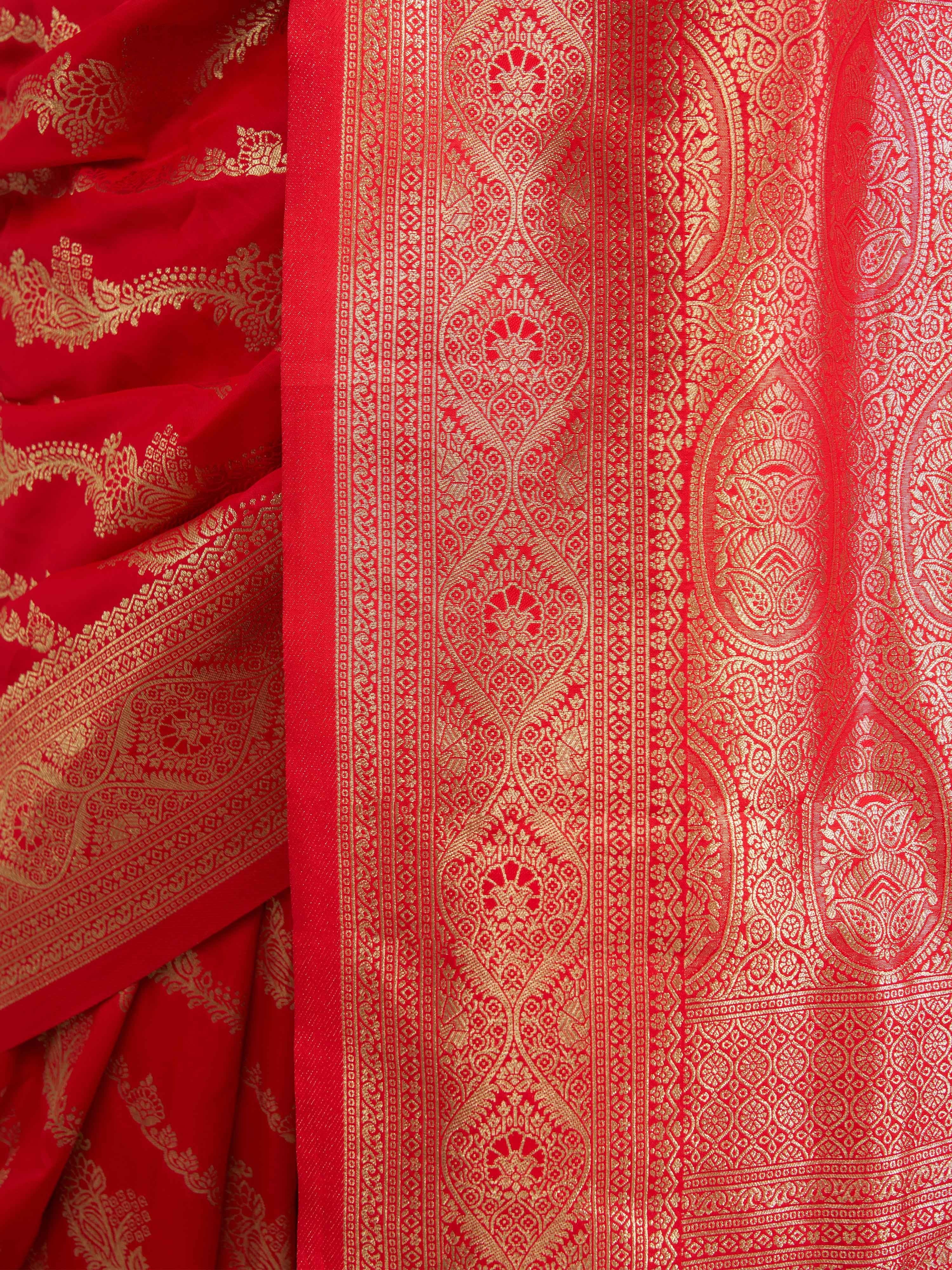 Women's Red Cotton-Silk Ethnic Motifs Saree With Unstitched Blouse Piece