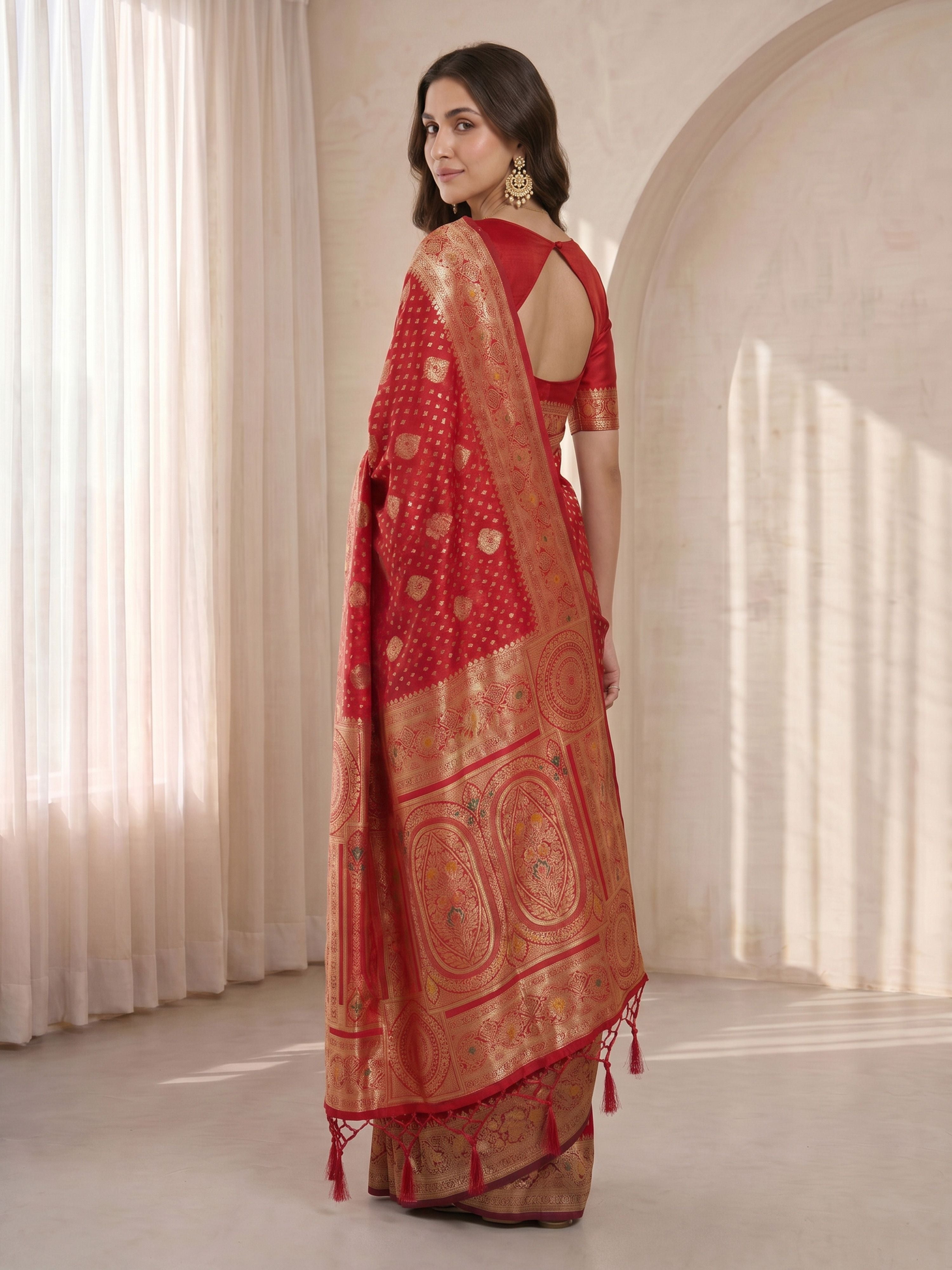 Women's Red Cotton-Silk Ethnic Motifs Saree With Unstitched Blouse Piece