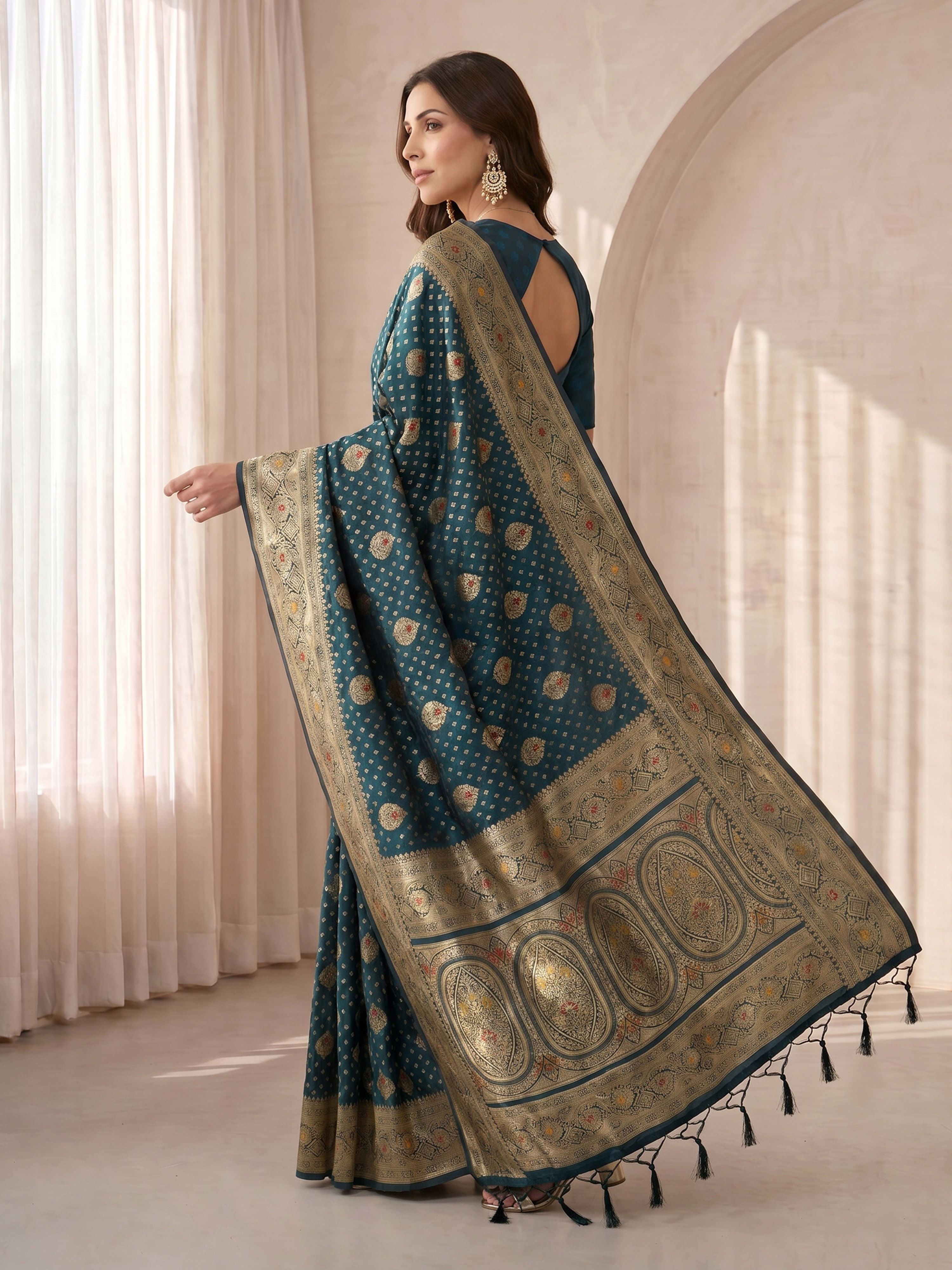 Women's Teal Cotton-Silk Ethnic Motifs Saree With Unstitched Blouse Piece