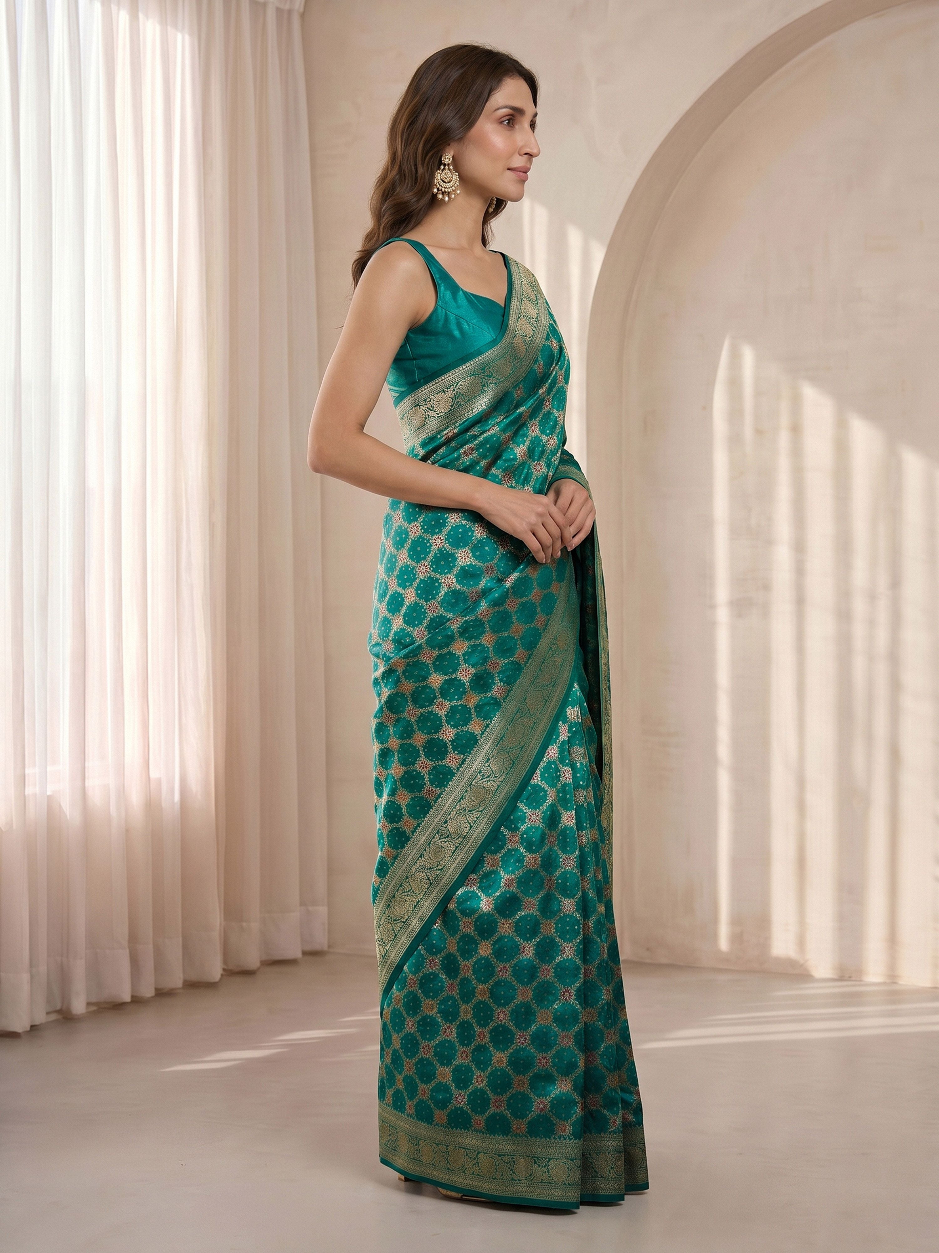 Women's Green Cotton-Silk Ethnic Motifs Saree With Unstitched Blouse Piece