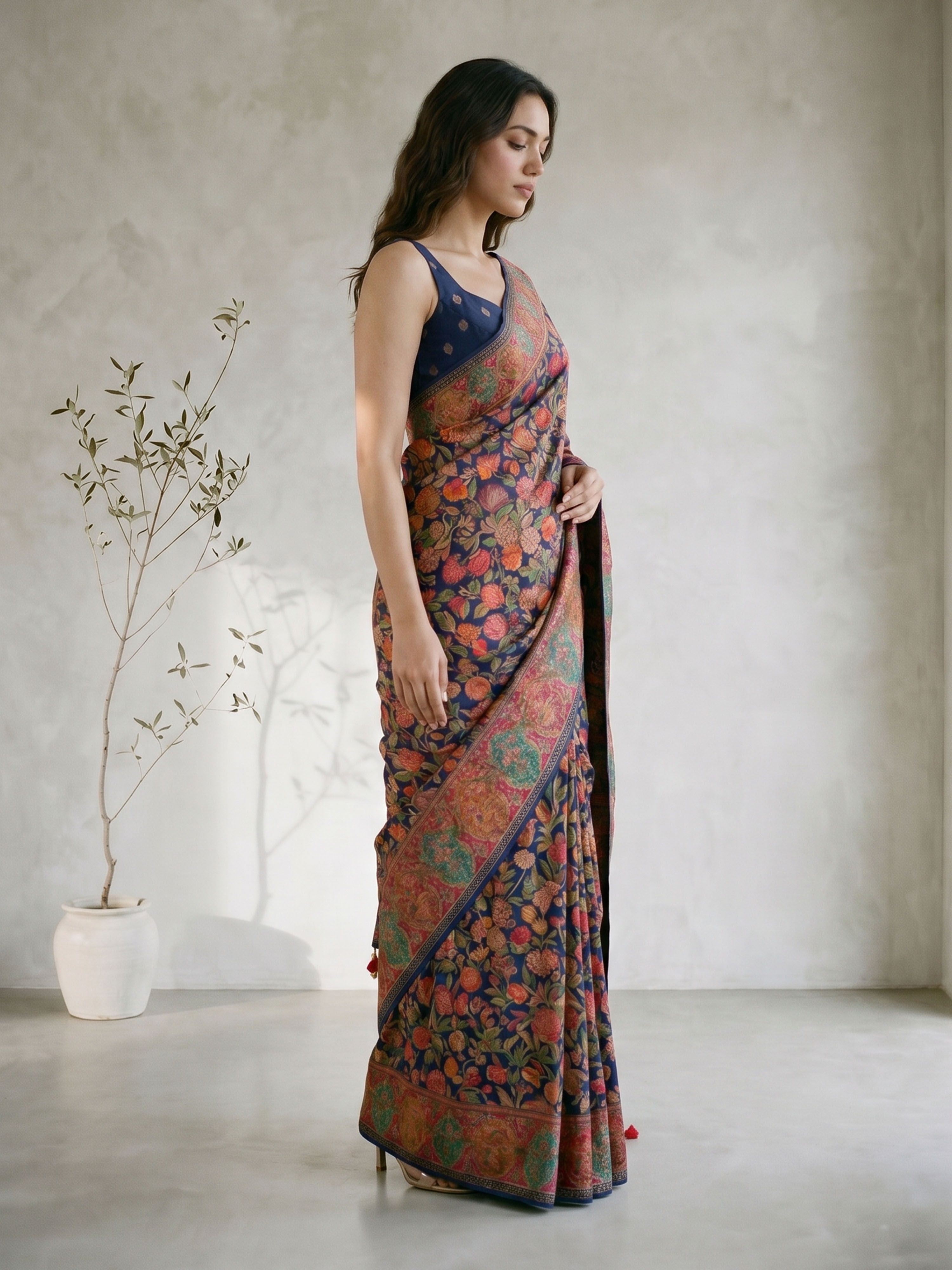 Women's Navy Blue Moonga-Silk Ethnic Motifs Saree With Unstitched Blouse Piece