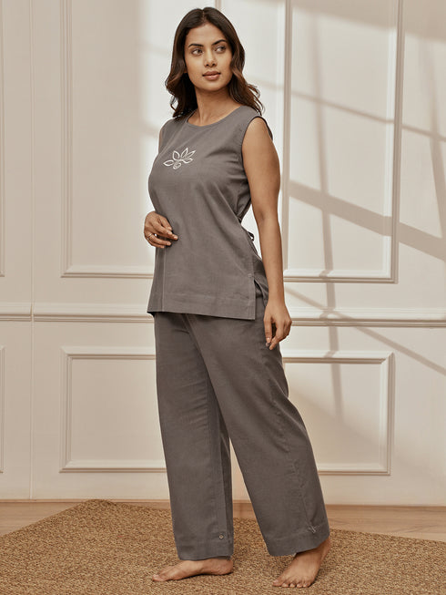 Women's Grey Ethnic Embroidered Yoga Sleeveless Kurta With Straight Pants