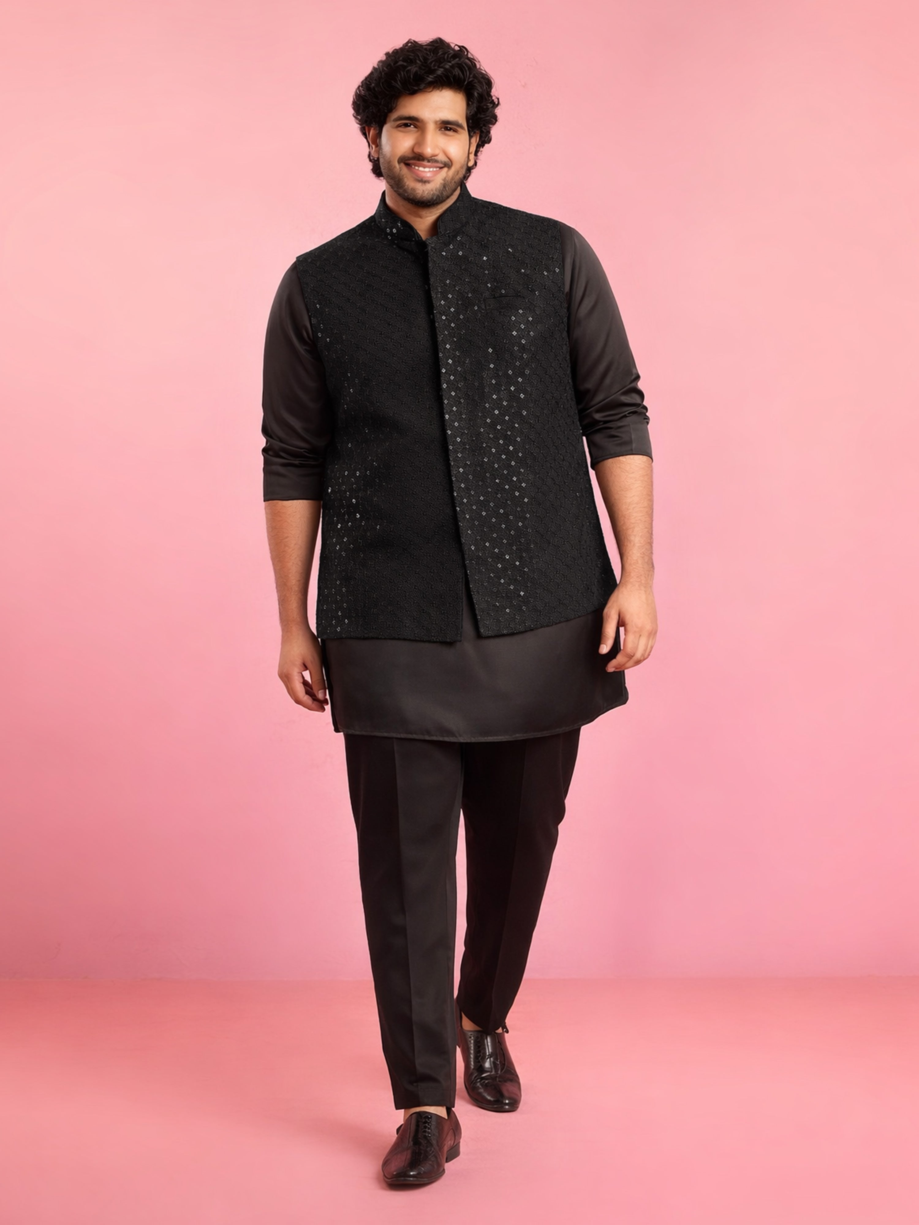 Men's Black Cotton Blend Geometry Regular Nehru Jacket