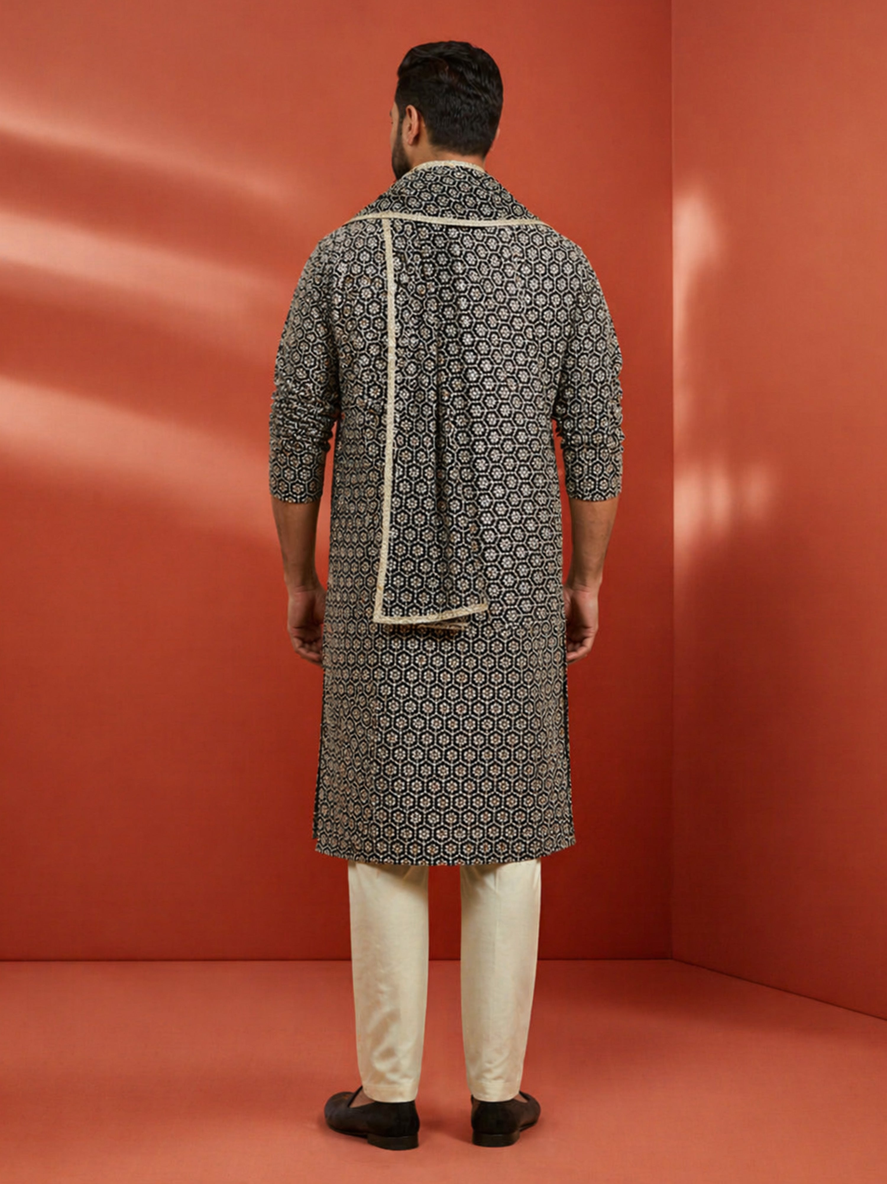 Men's Black Geometric Printed Zari Work Thigh-Length Kurta Dupatta Set with Pyjama