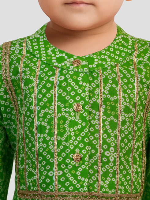Boys Green Cotton Bandhani Kurta with White Pyjama Set Digital Print
