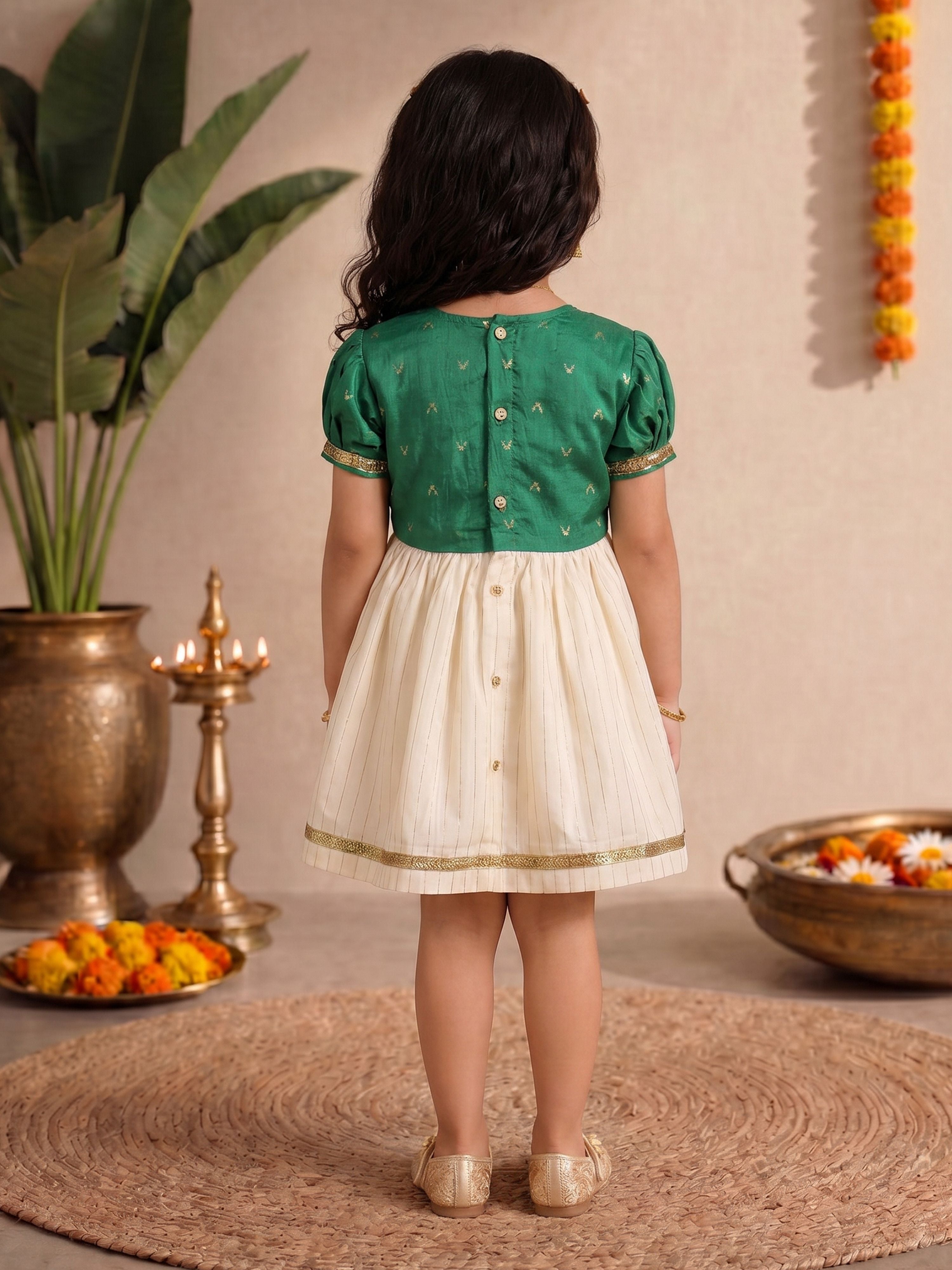 Girls's Green Chanderi Embroidered Thigh Length Dress