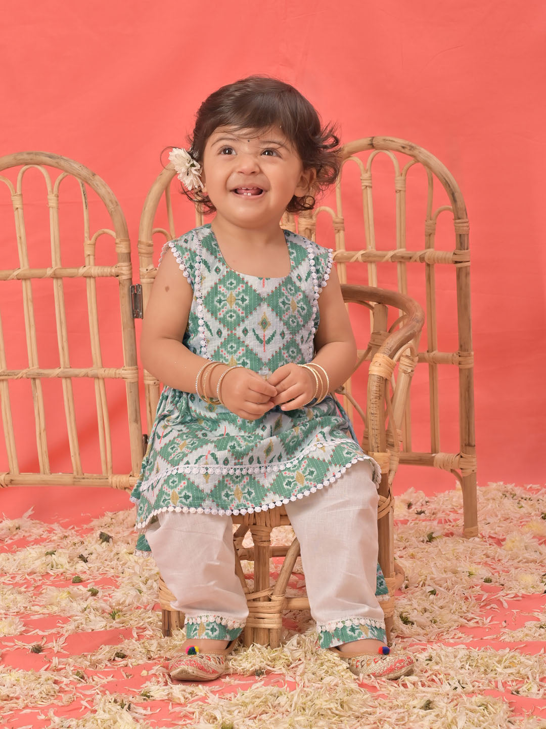 Girl's Green Ikaat Print A-Line Kurta Pyjama Set