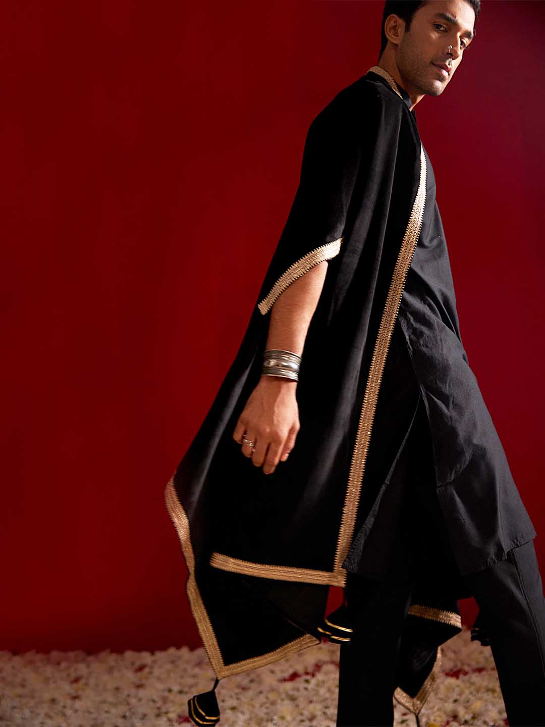 Men's Black Kurta Pant Set With Velvet Slit Sleeves Dupatta