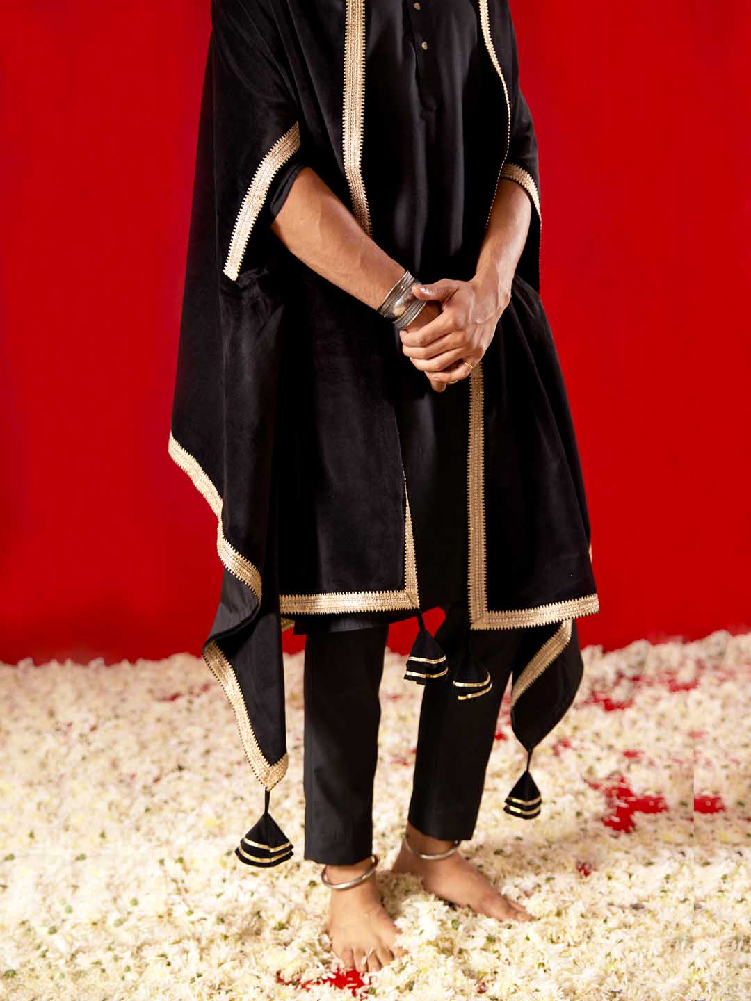 Men's Black Kurta Pant Set With Velvet Slit Sleeves Dupatta
