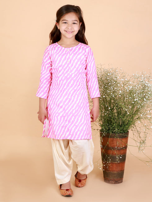 Girl's' Pink Printed Kurta & Cream Patiala Set