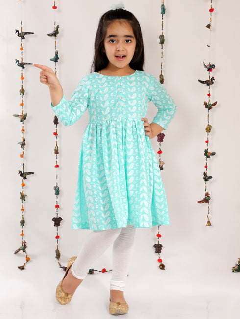 Girl's Green Pure Cotton Chikankari Kurta With Leggings