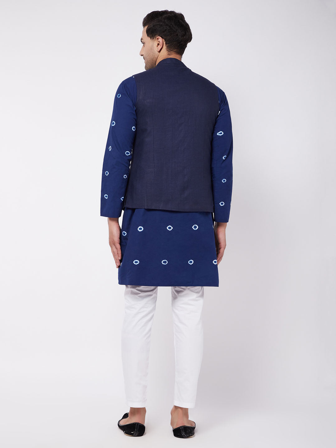 Men's Cotton Kurta And Pyjama With Navy Blue Solid Nehru Jacket