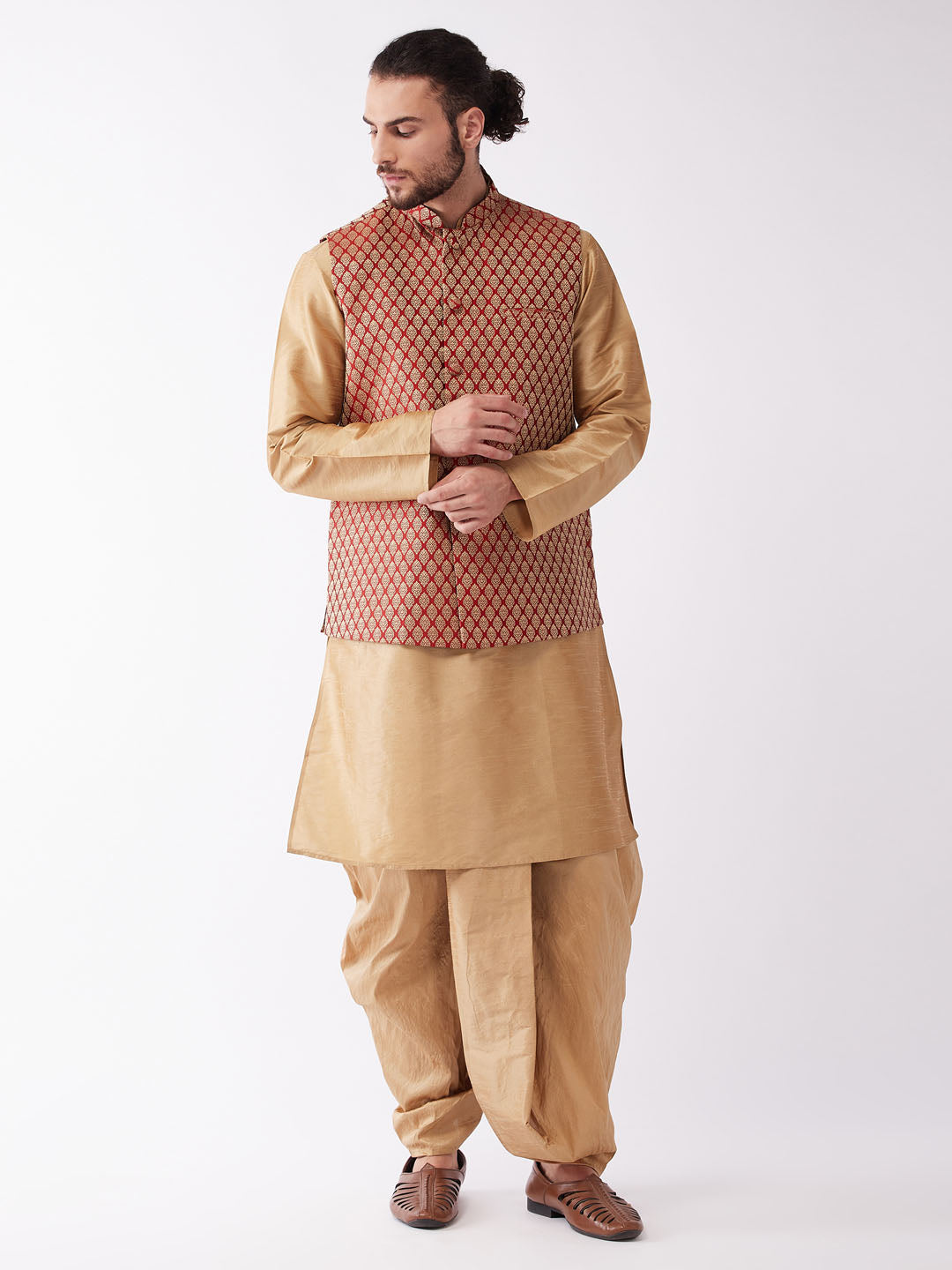 Men's Rose Gold Solid Silk Blend Kurta And Dhoti With Maroon Nehru Jacket