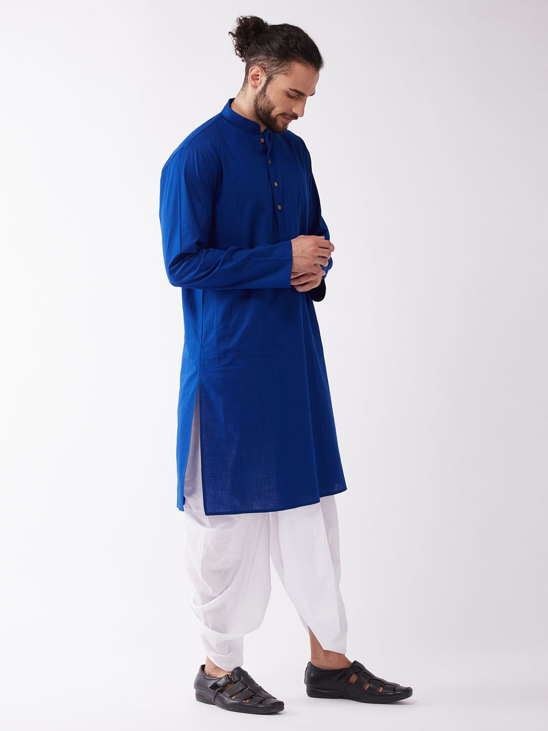 Men's Blue And White Cotton Blend Kurta And Dhoti Set