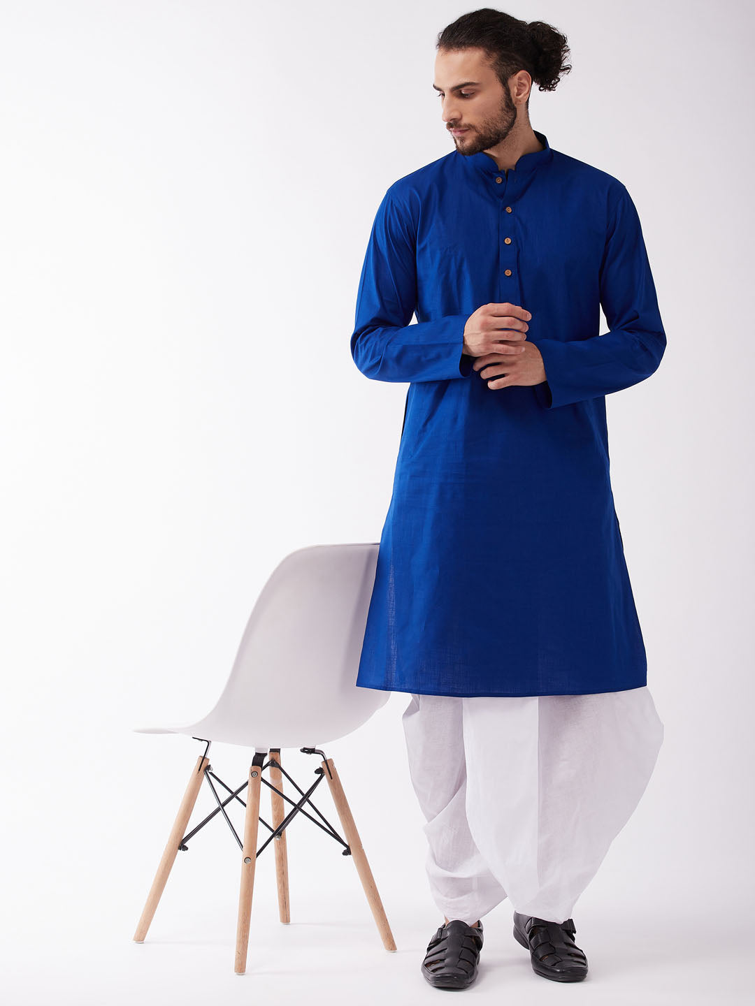 Men's Blue And White Cotton Blend Kurta And Dhoti Set