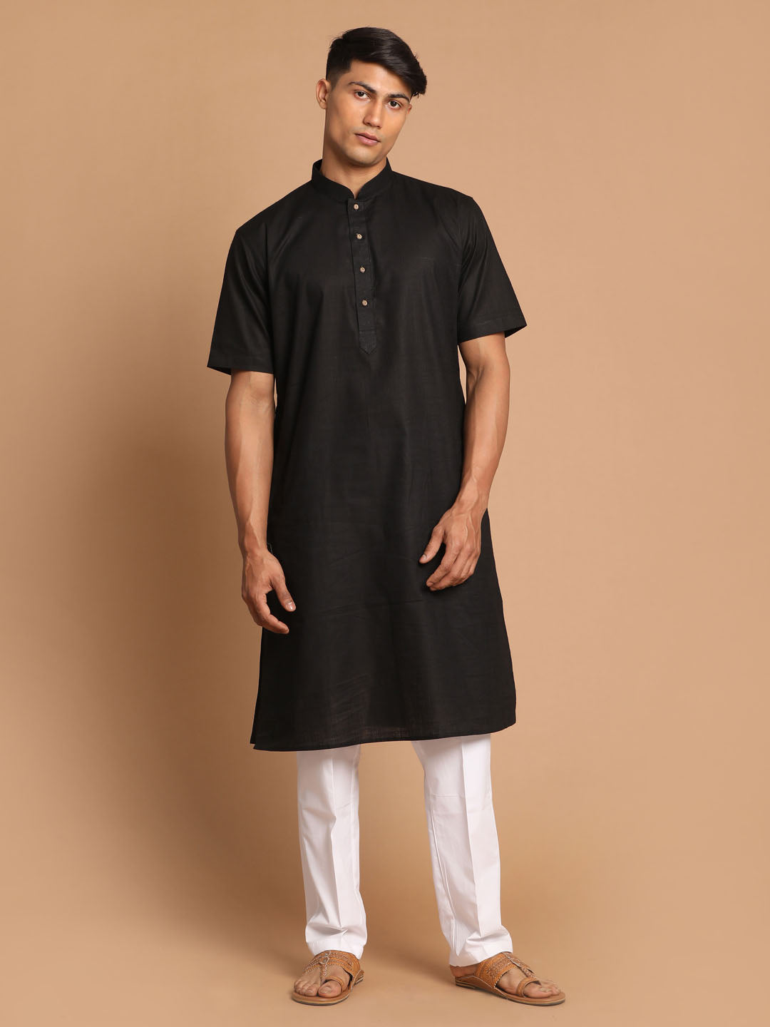 Men's Black Solid Kurta With Pyjama