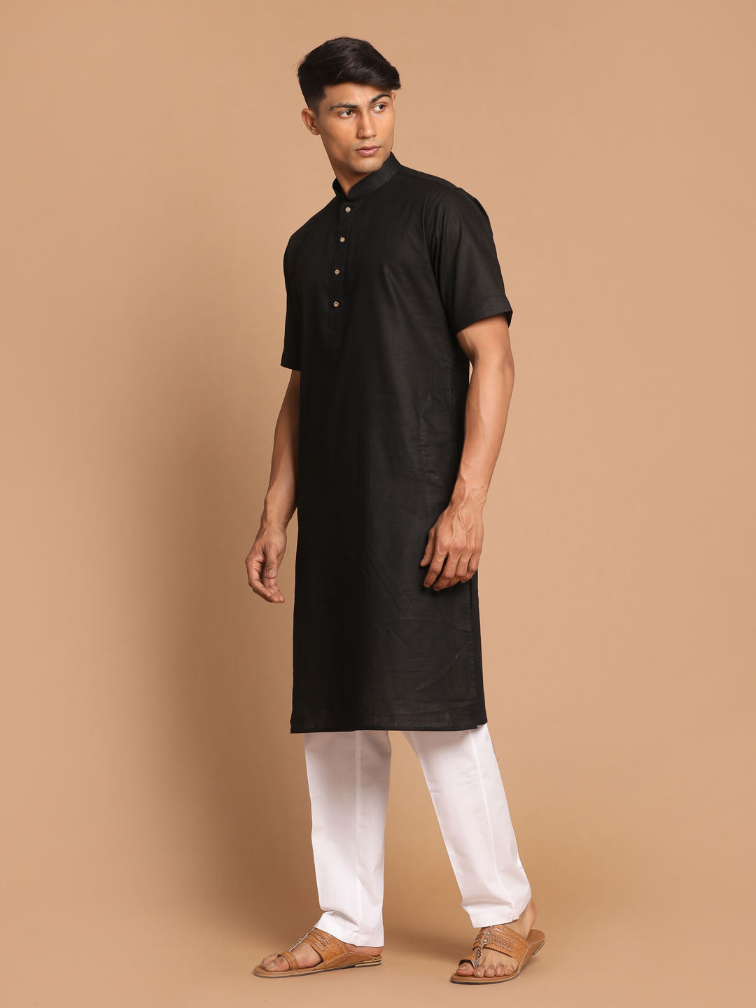 Men's Black Solid Kurta With Pyjama