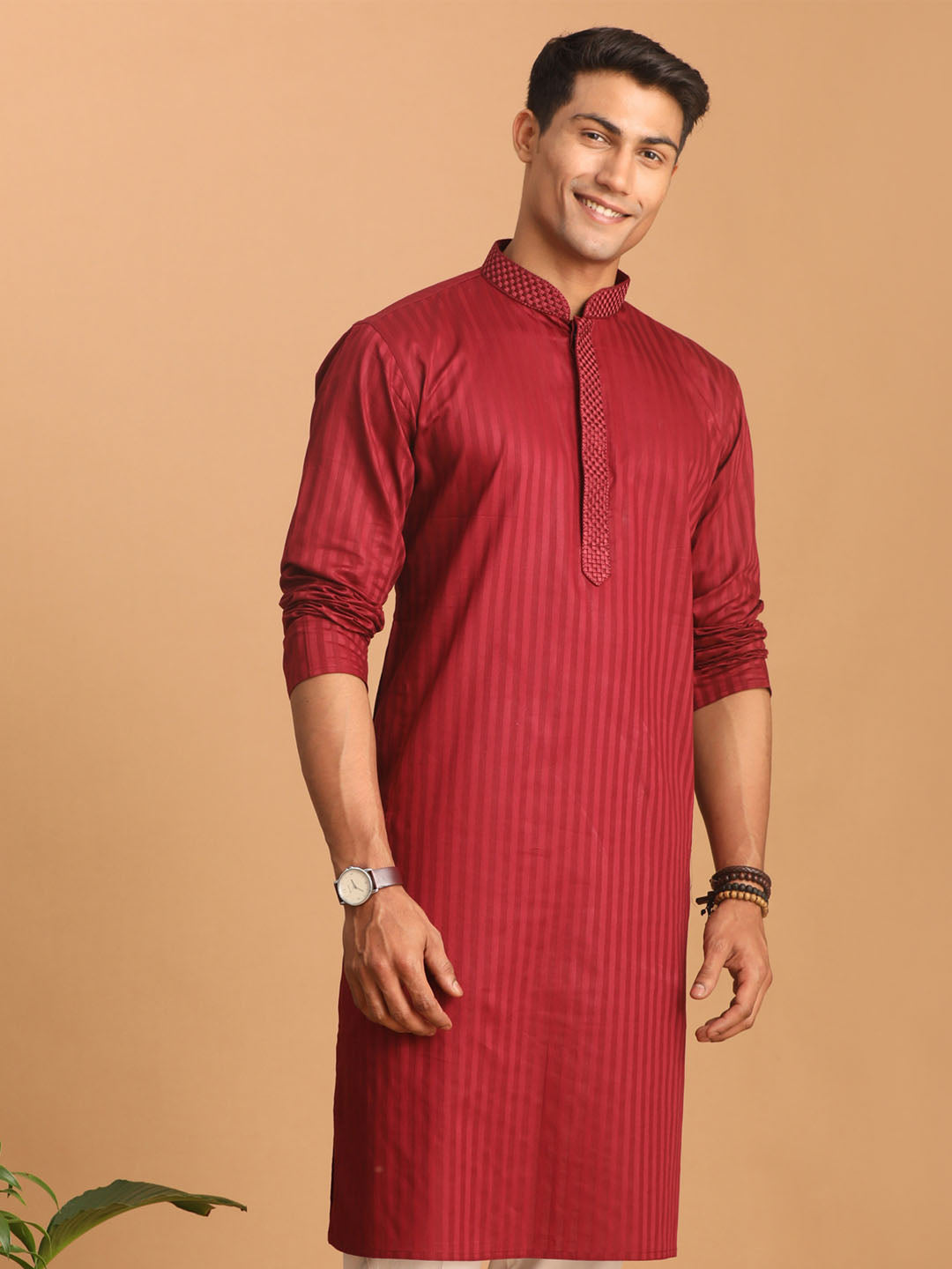 Men's Maroon Cotton Blend Solid Kurta