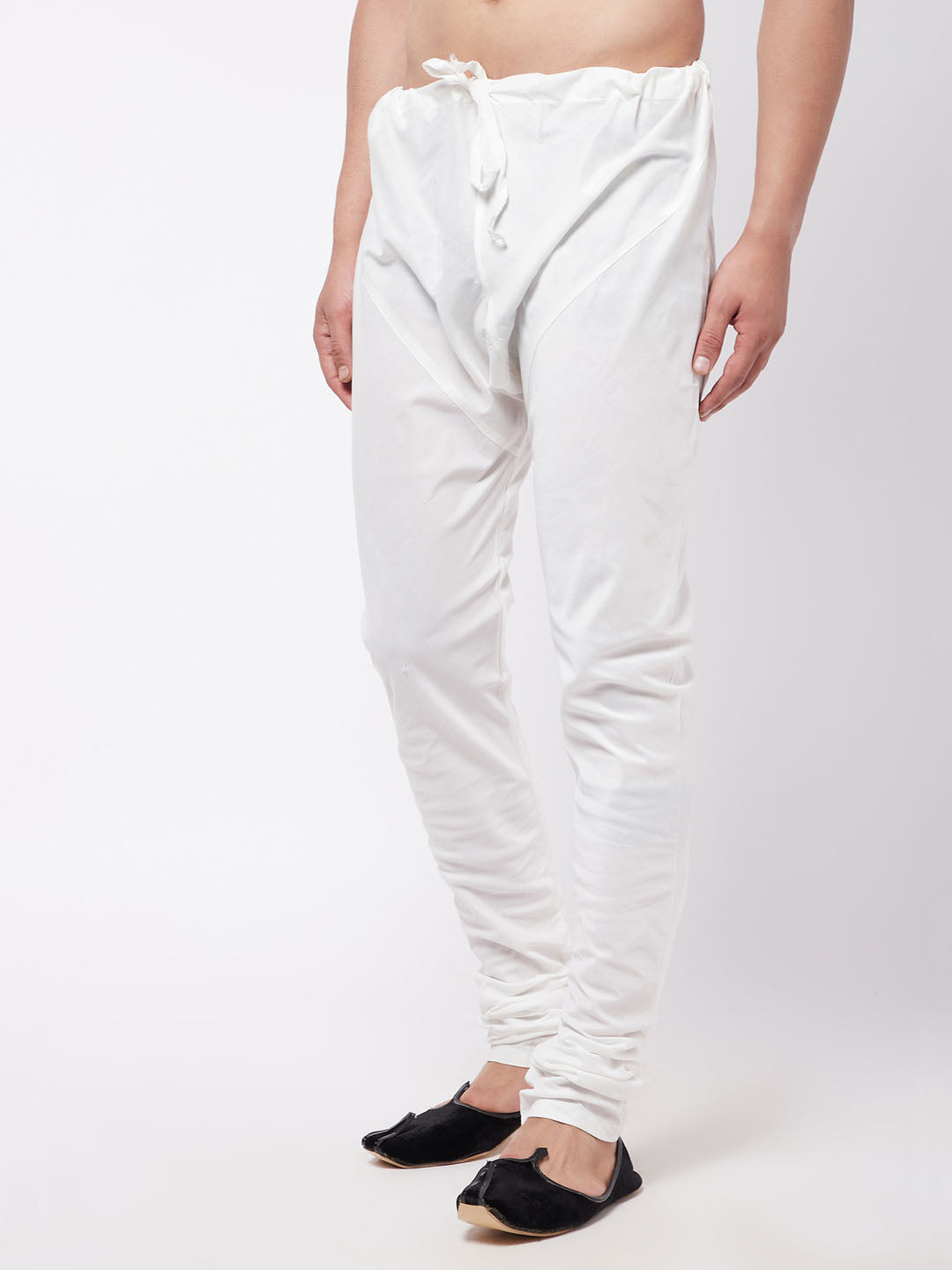 VASTRAMAY Men's White Solid Relaxed-Fit Churidar