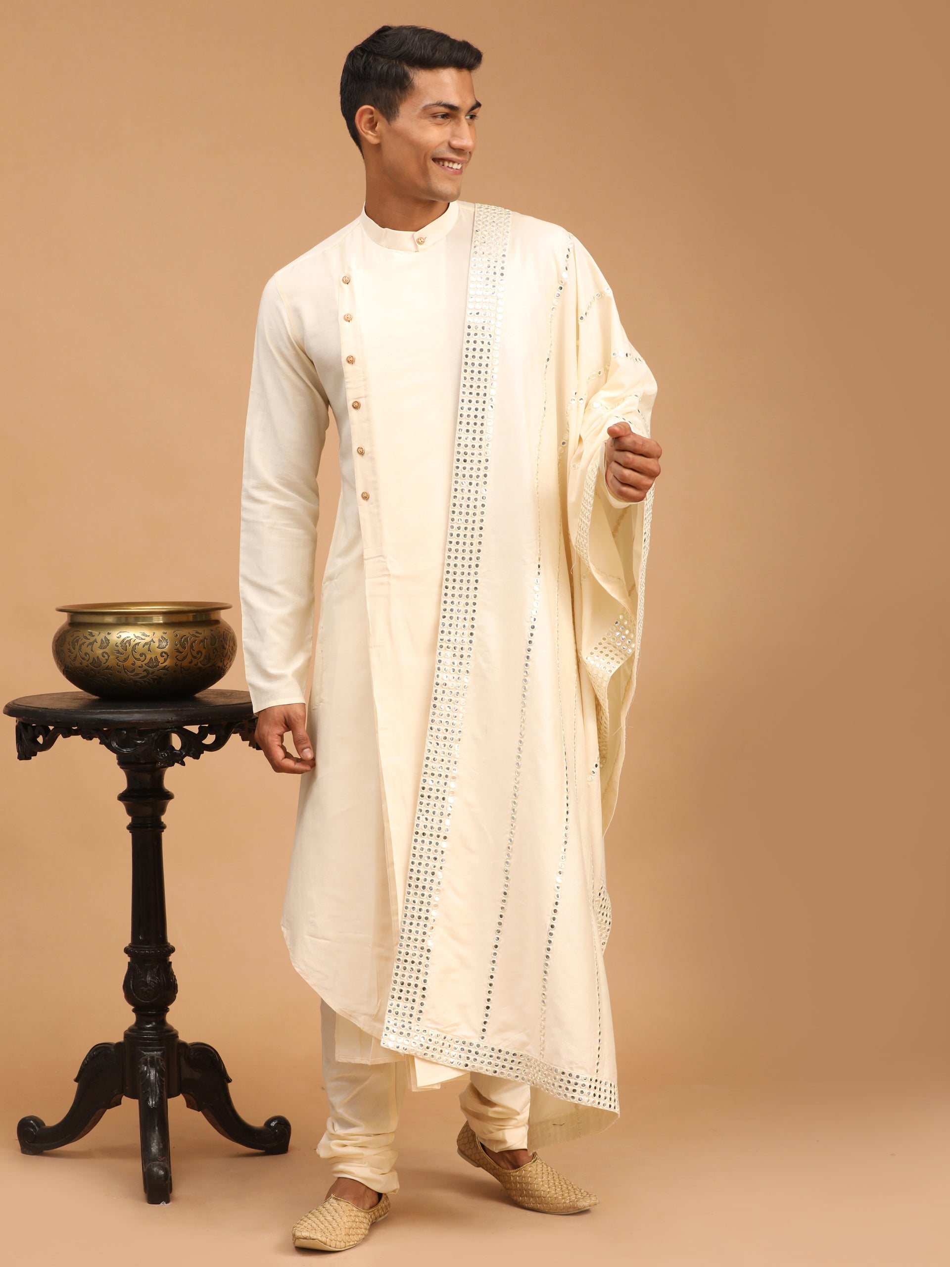 Men's Cream Pleated Kurta And Churidar Set With Cream Vertical Mirror Dupatta