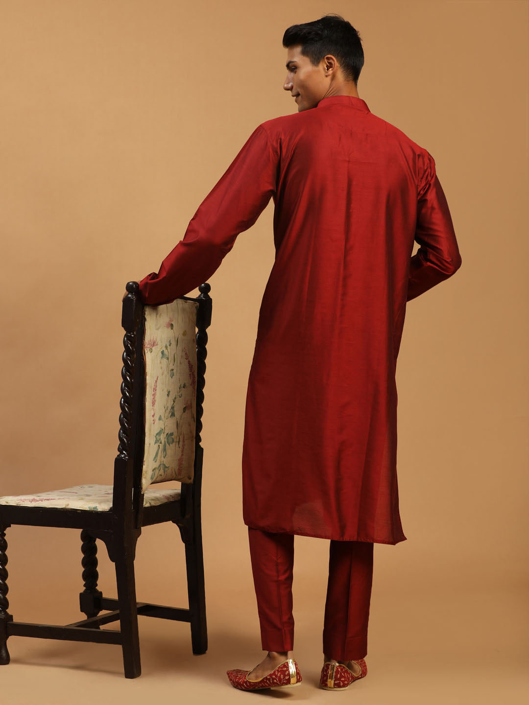 Men's Maroon Viscose Kurta Pyjama And Dupatta Set
