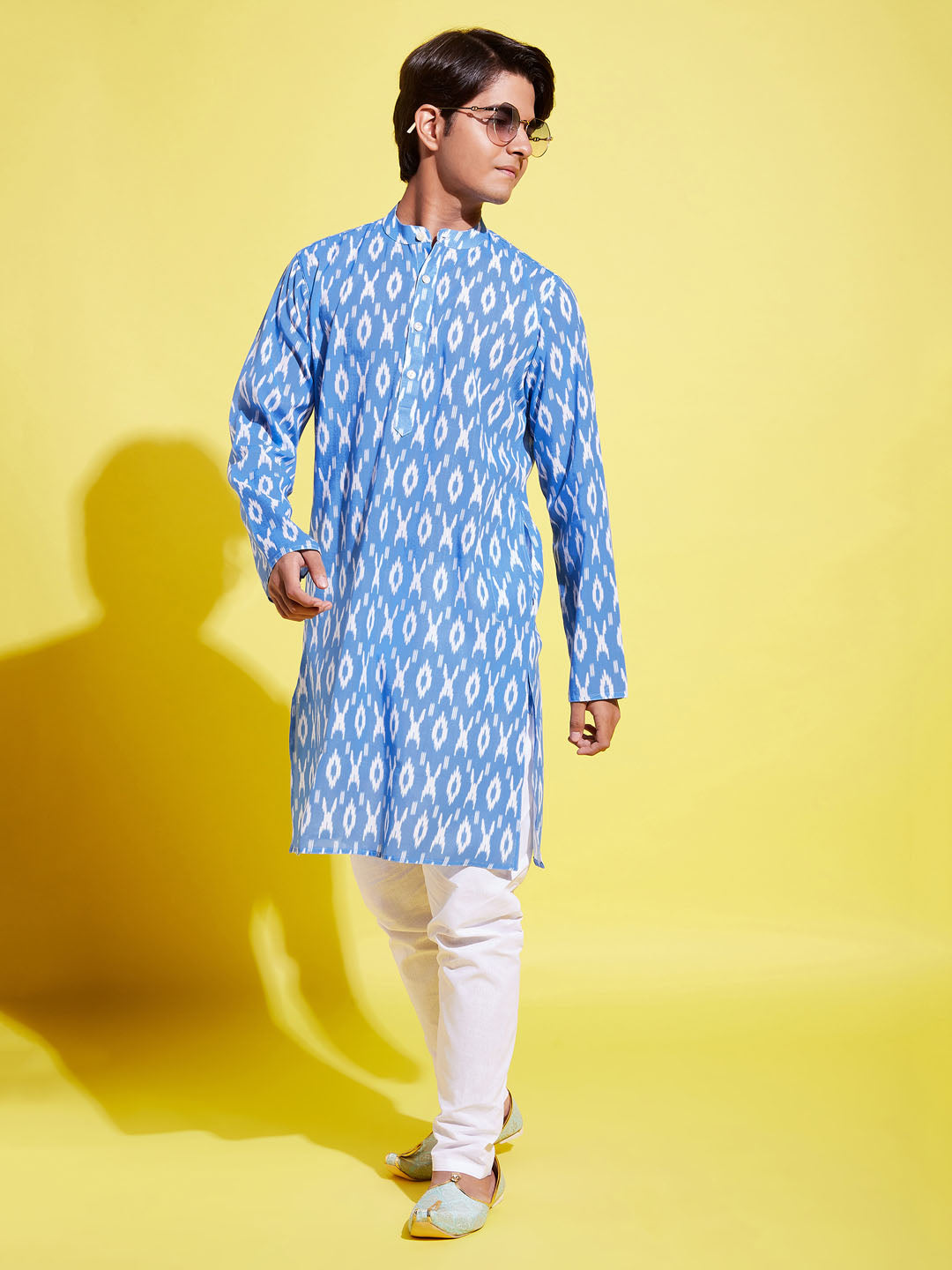 Boy's Traditional Ikkat Print Flat Collar Kurta And Pyjama Set