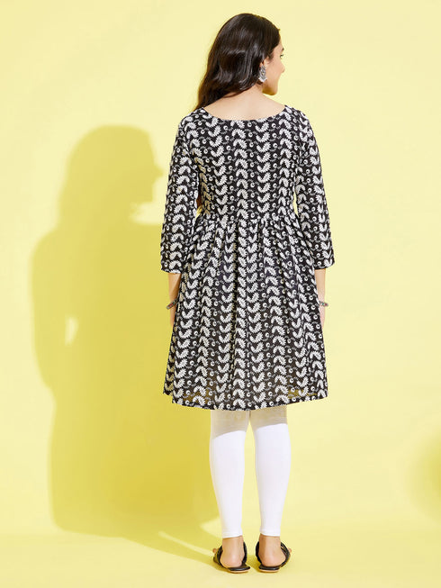Girl's Black Pure Cotton Chikankari Kurta With Leggings Set