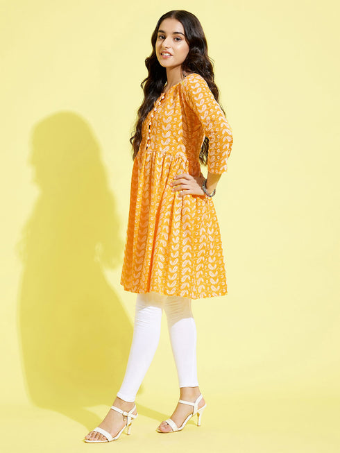 Girl's Orange Pure Cotton Chikankari Kurta With Leggings Set