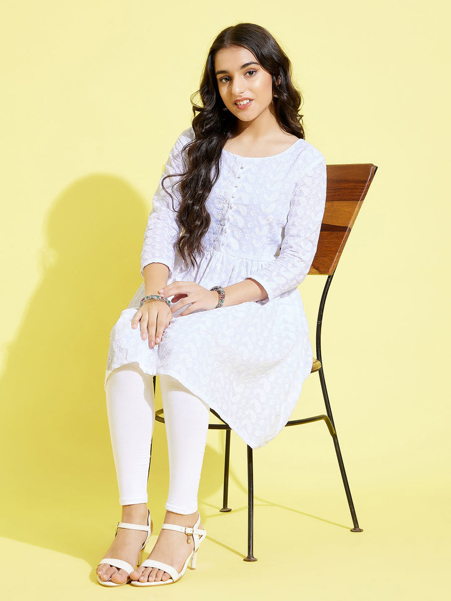 VASTRAMAY Girl s White Pure Cotton Chikankari kurta With Leggings Set vastramay