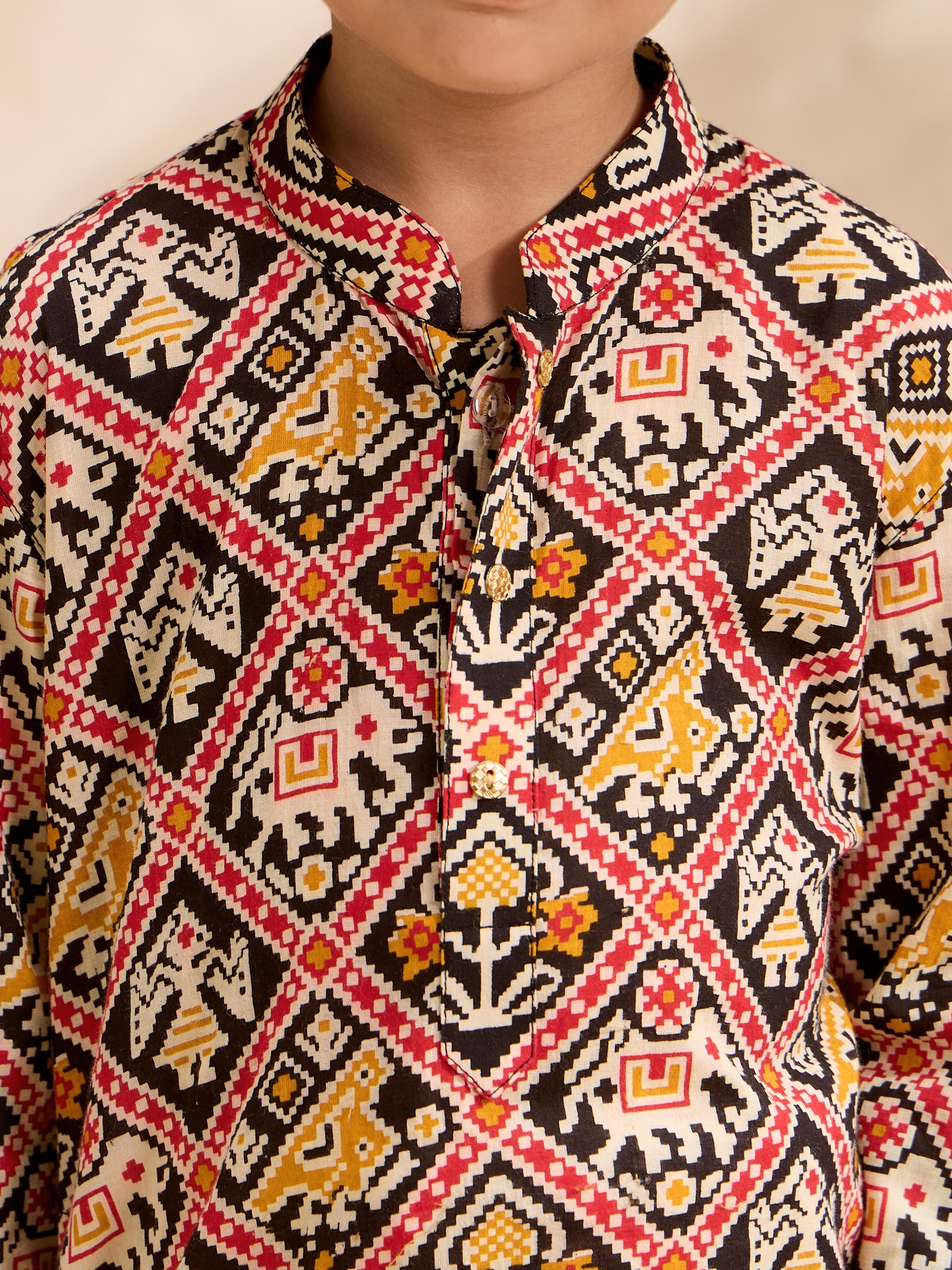 Boys's Black Cotton Ikkat Thigh Length Kurta And Pyjama Set