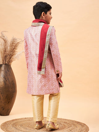 VASTRAMAY Boys Pink & Gold-Colored Woven-Design Brocade Slim Fit Sherwani Set With Maroon Color Dupatta