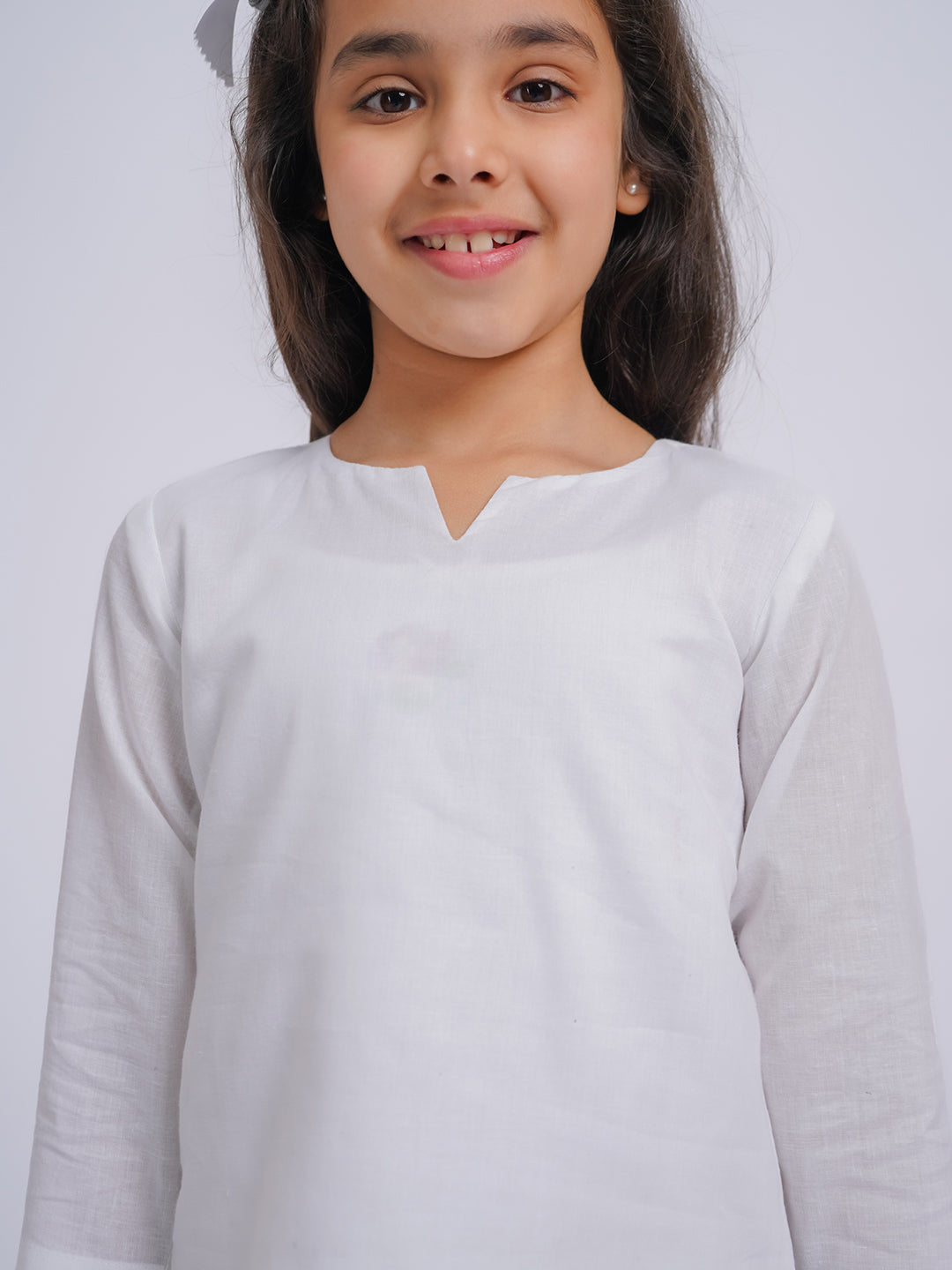 Girl's' White Kurta, Leggings And Dupatta