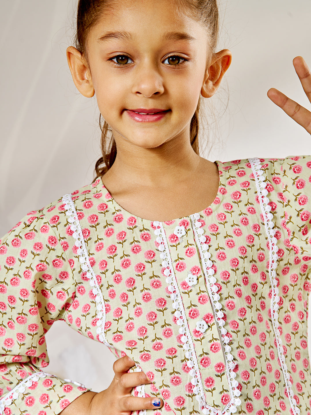 Girl's Mint Green Floral Cotton Kurta Leggings Set