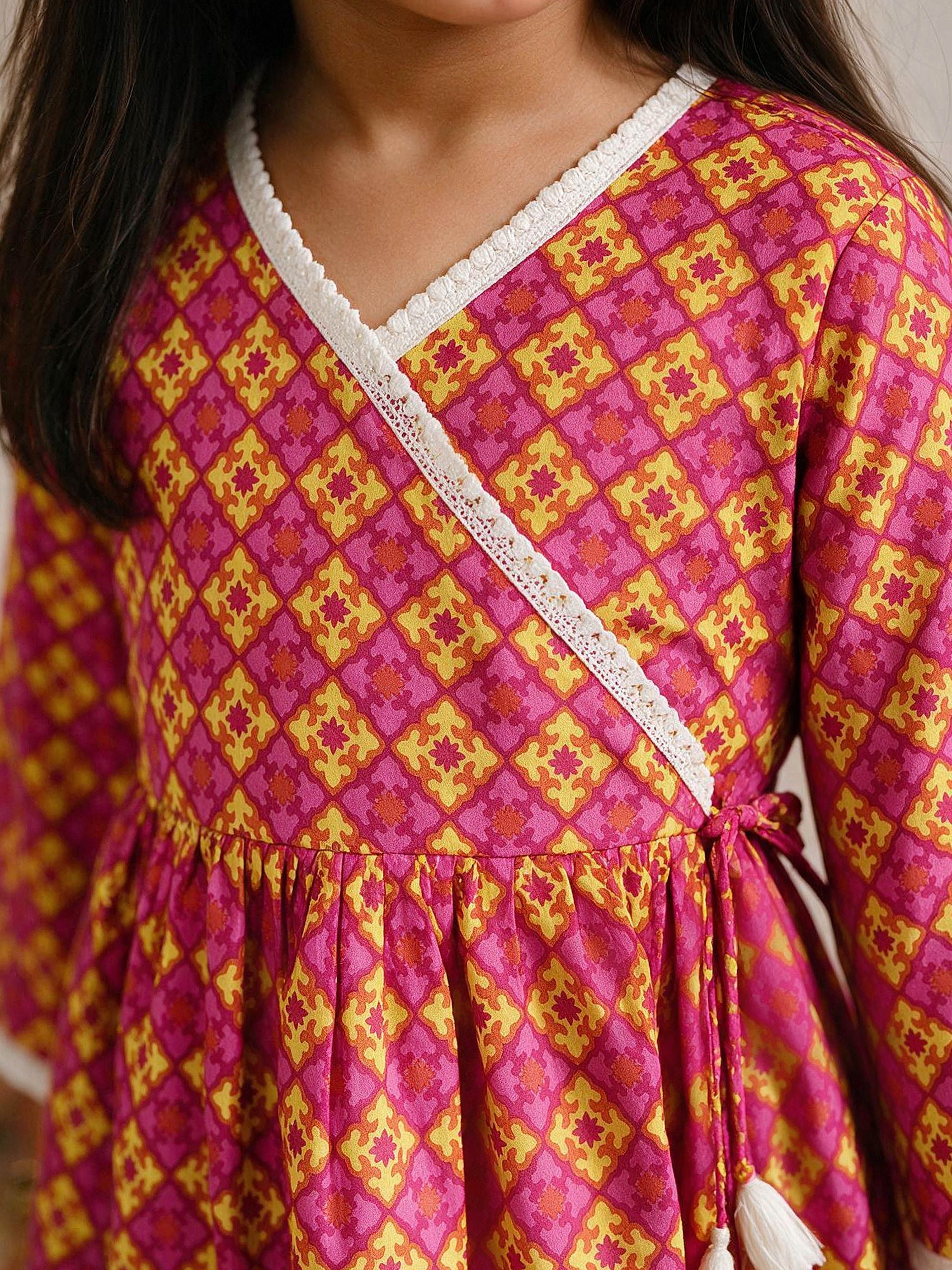 Girls Pink Cotton Geometric Print Thigh Length Kurta