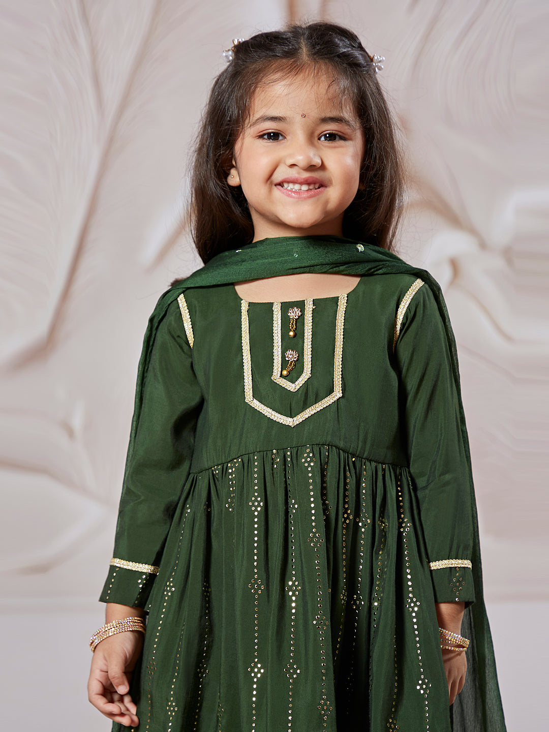 Girl's' Bottle Green Kurta Set With Dupatta