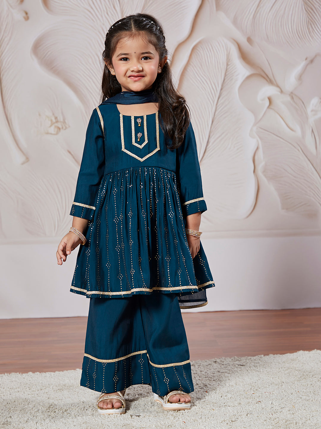 Girl's' Turquoise Kurta Set With Dupatta